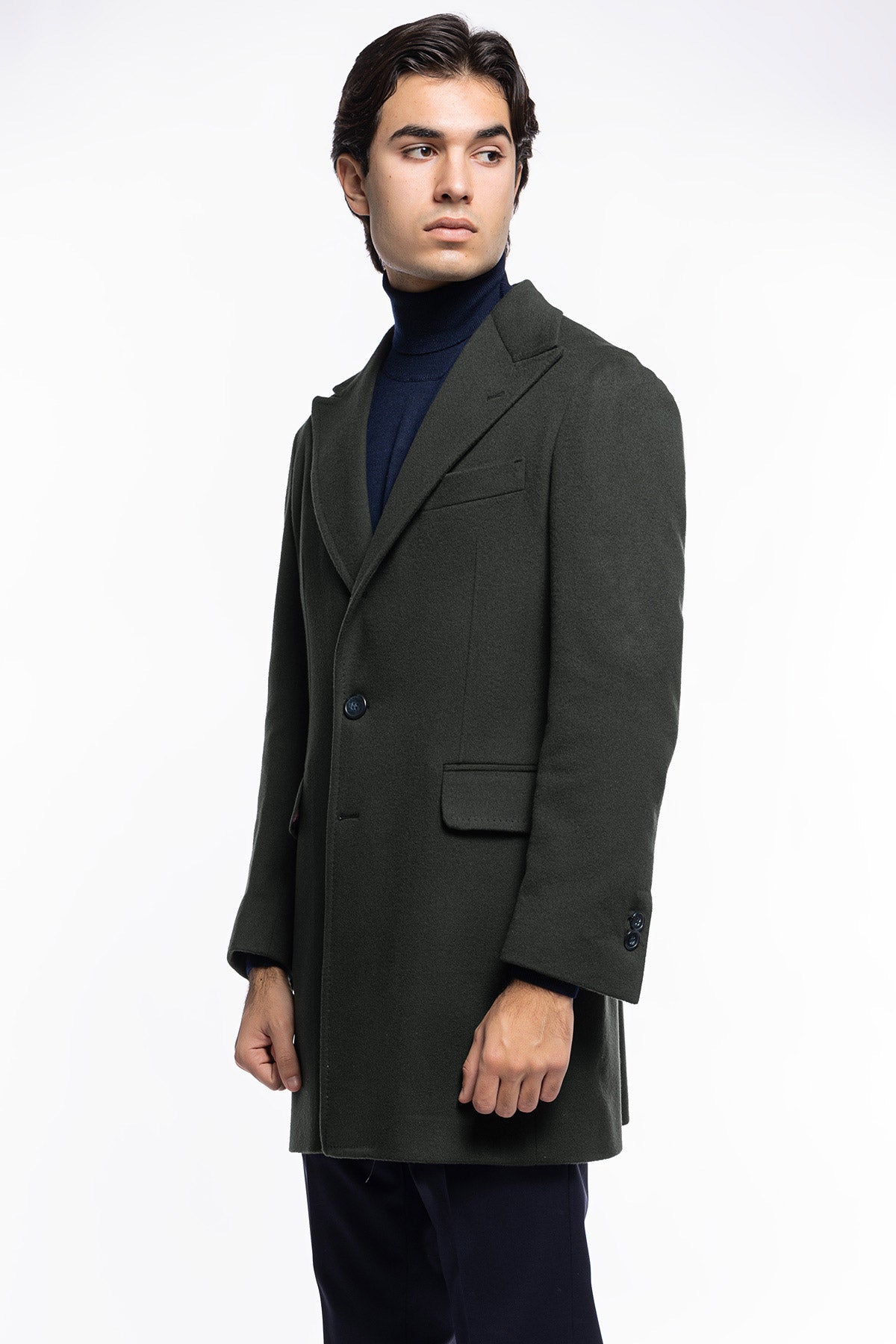 Cappotto uomo verde militare monopetto in lana e cashmere Bristol Tessuti Napoli rever 13cm con martingala