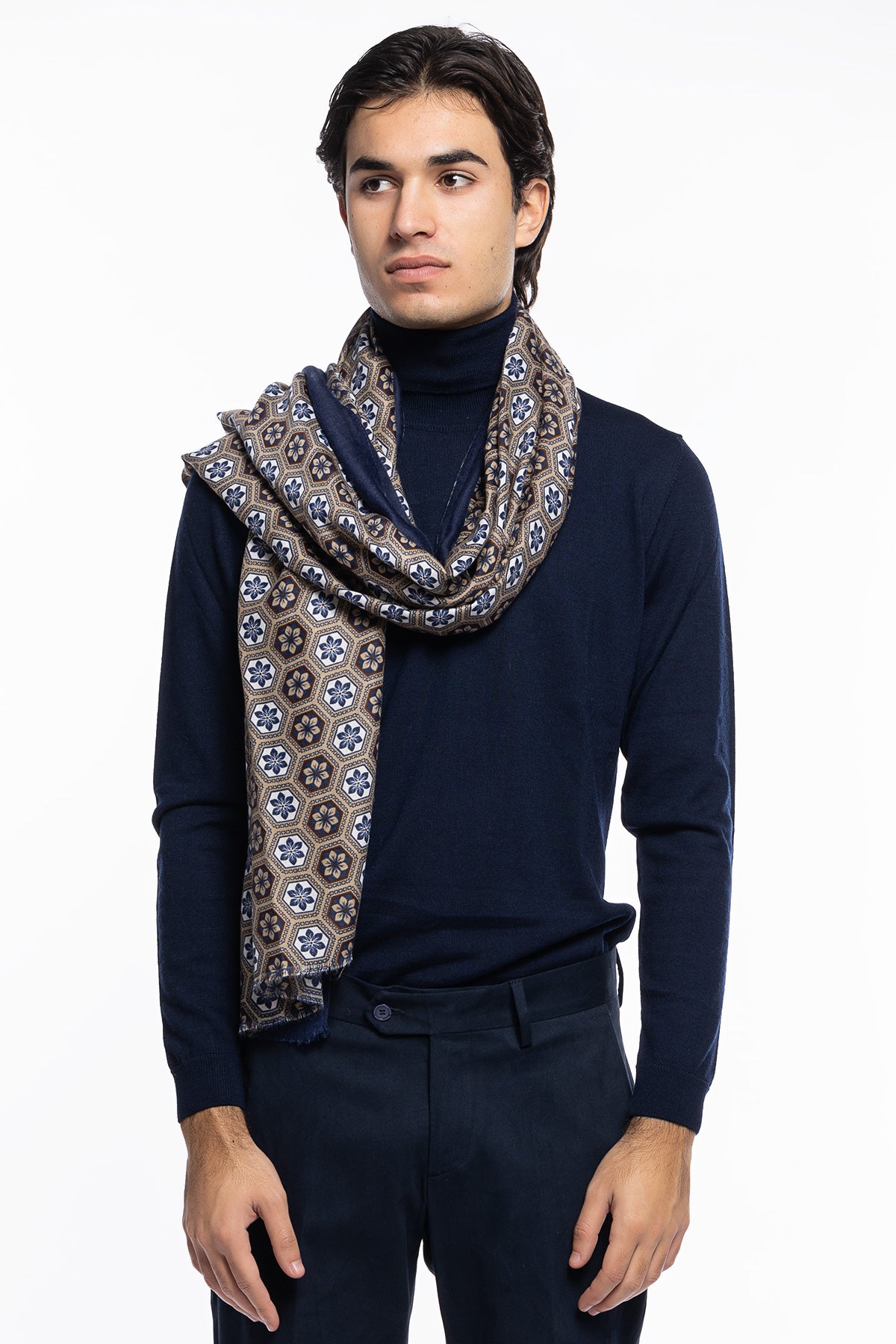 Sciarpa uomo invernale beige fantasia fiori blu e beige in lana