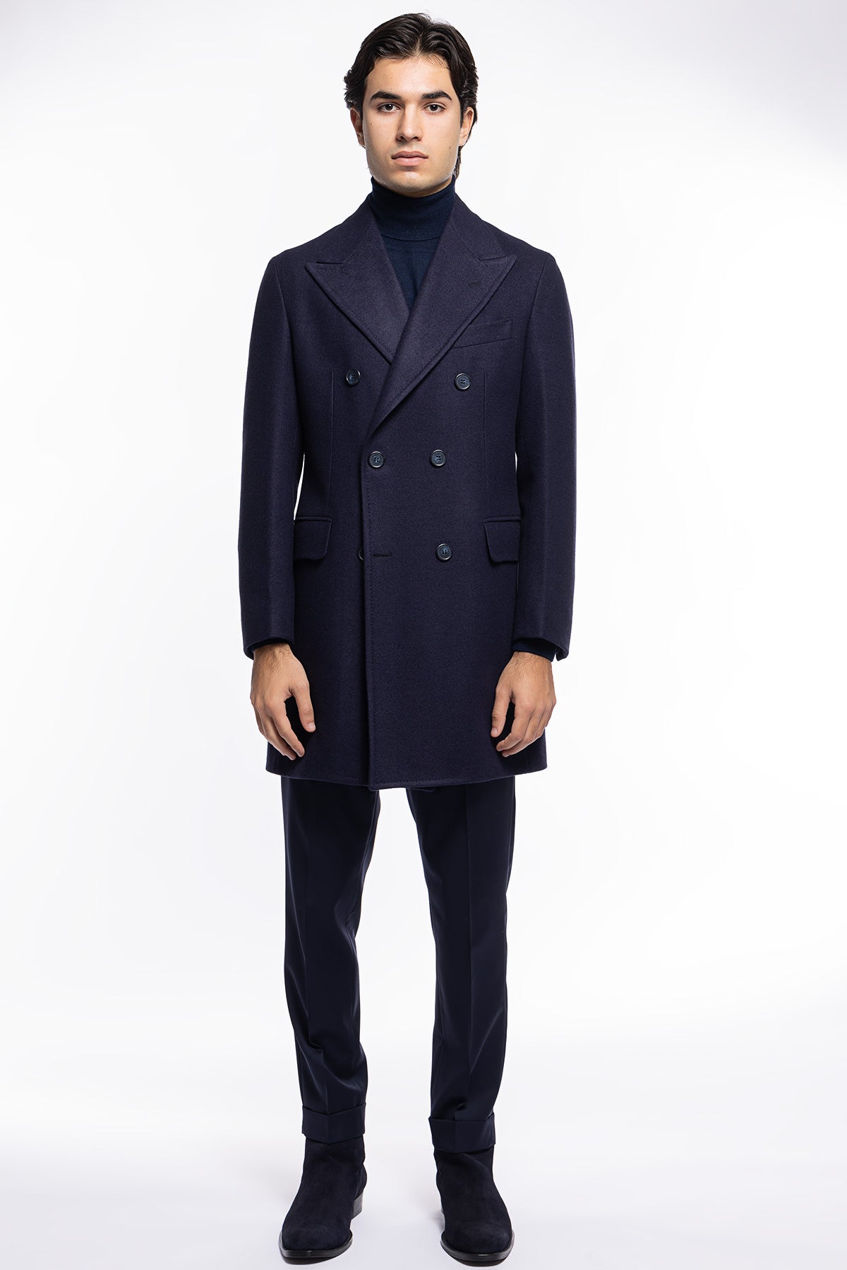 Cappotto uomo blu doppiopetto 6 bottoni con martingala sul retro e polsi con due bottoni