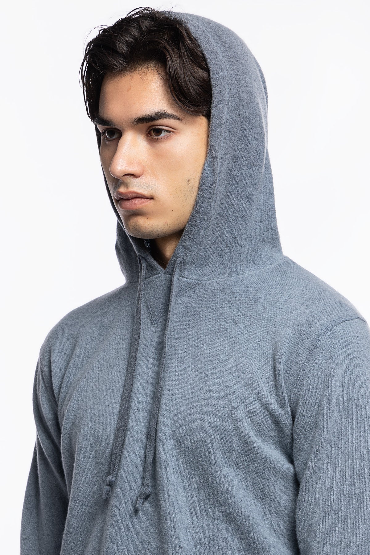 Felpa da uomo con cappuccio celeste in lana e cashmere made in italy