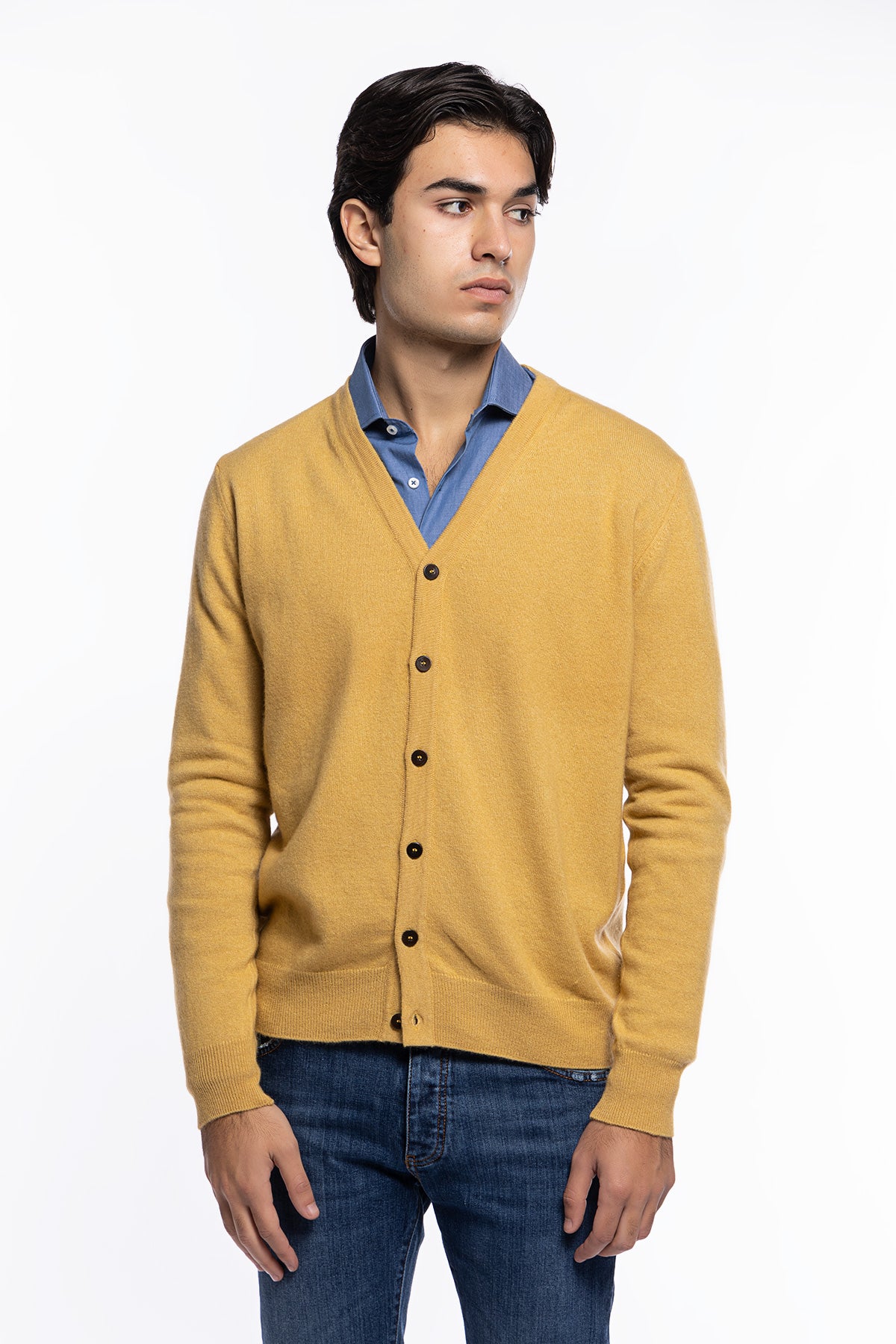 Cardigan uomo giallo in lana e cashmere stone wash slim fit made in Italy