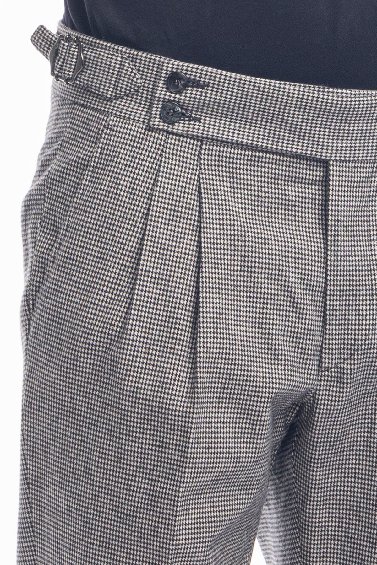 Pantalone uomo nero e bianco fantasia pied de poule vita alta doppia pinces in fresco lana misto