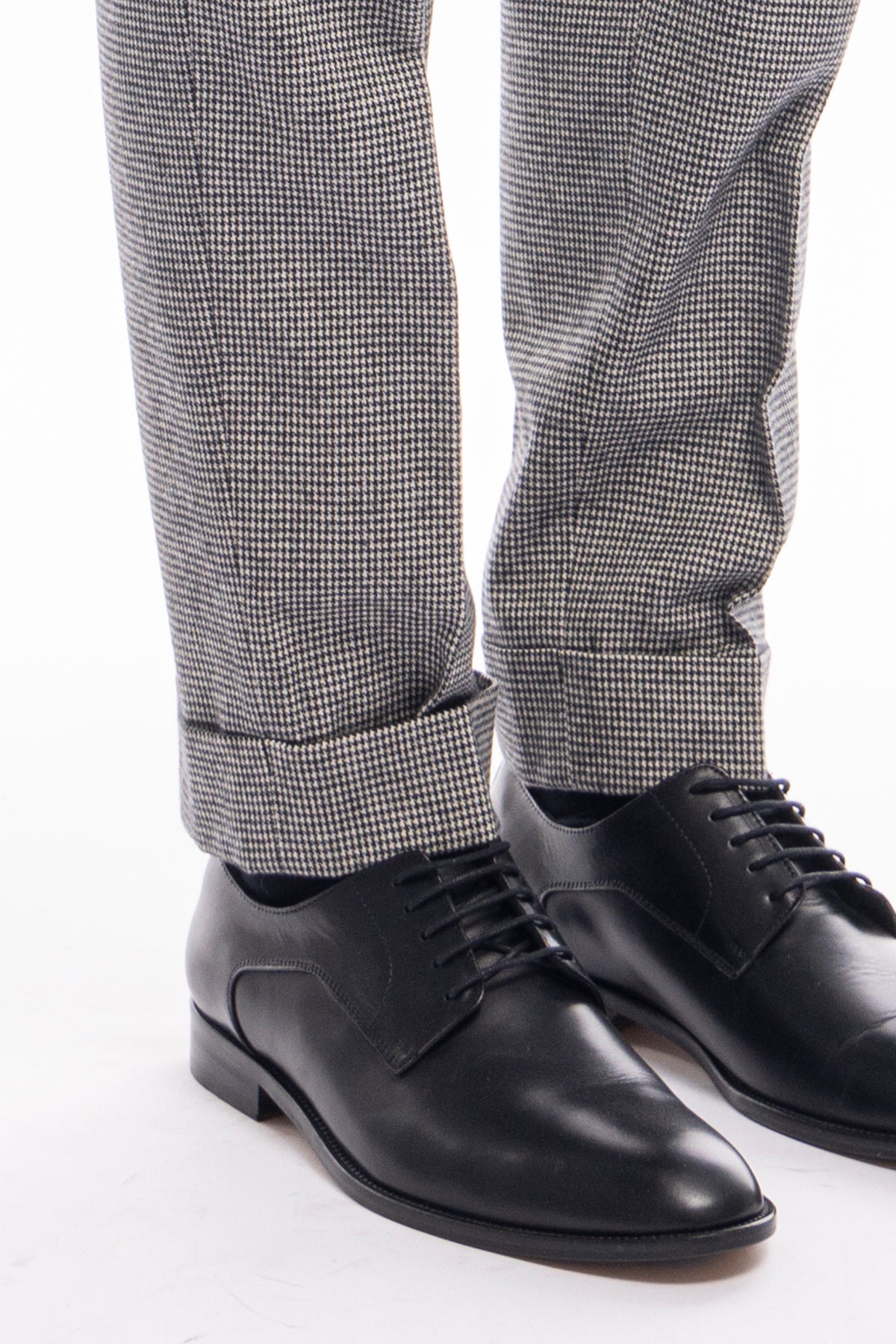 Pantalone uomo nero e bianco fantasia pied de poule vita alta doppia pinces in fresco lana misto