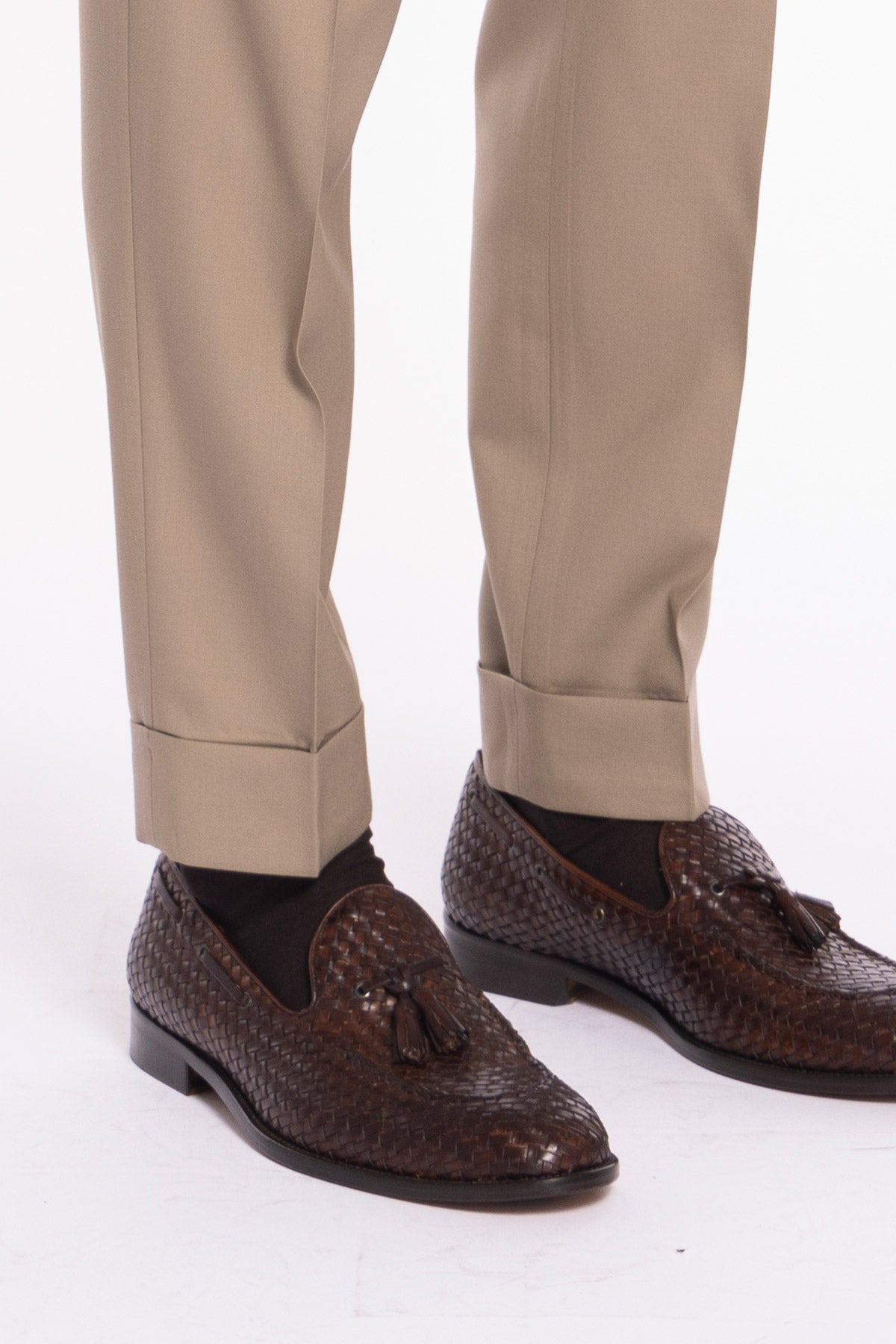 Pantalone uomo beige in fresco lana super 140's Holland & Sherry vita alta doppia pinces e risvolto 5cm