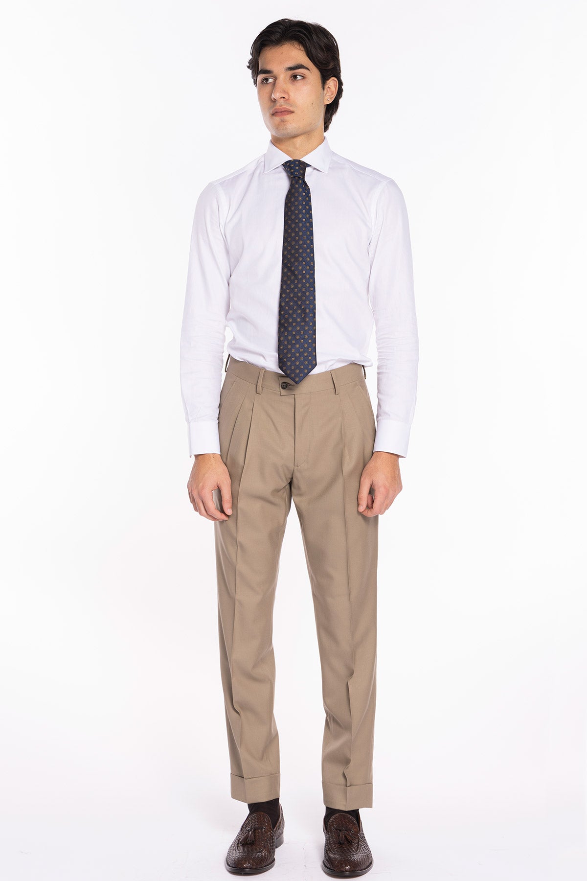 Pantalone uomo beige in fresco lana super 140's Holland & Sherry vita alta doppia pinces e risvolto 5cm