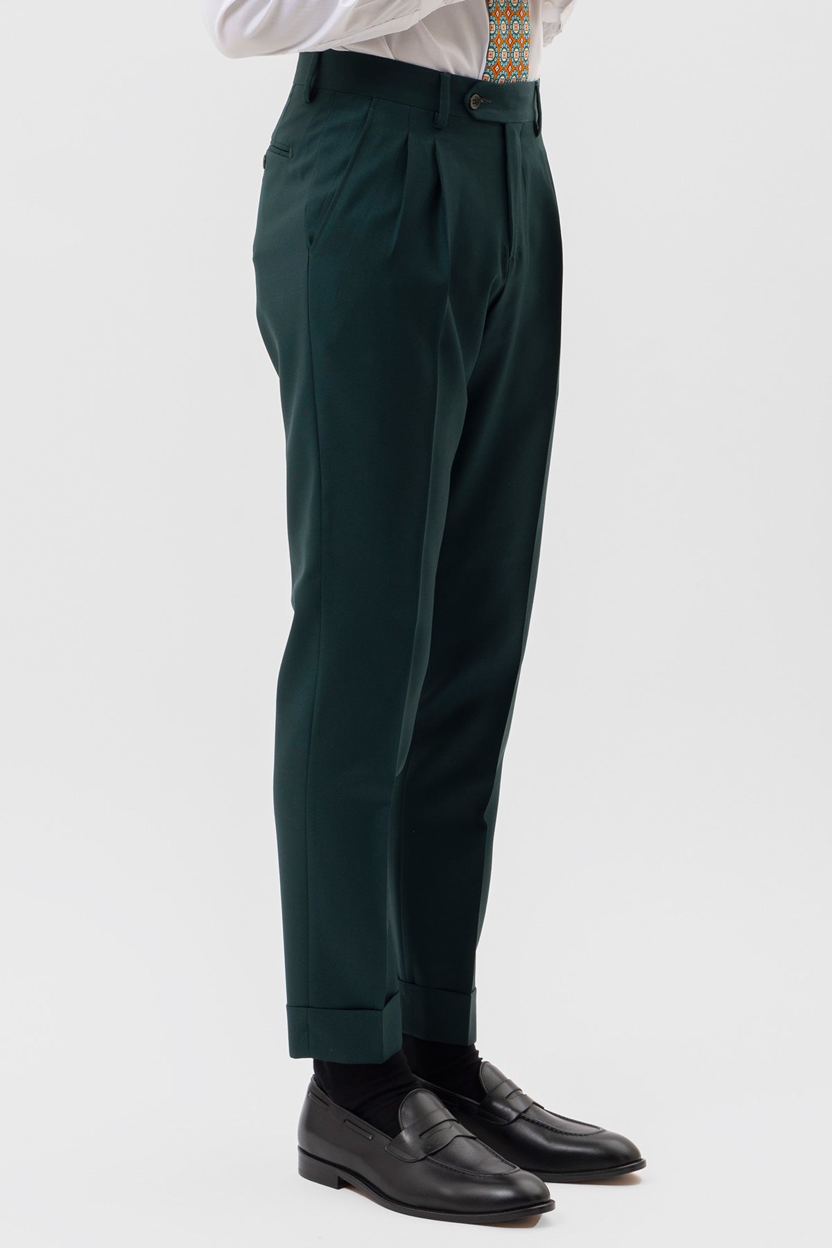 Pantalone uomo verde bottiglia in fresco lana super 140's Holland & Sherry vita alta doppia pinces e risvolto 5cm