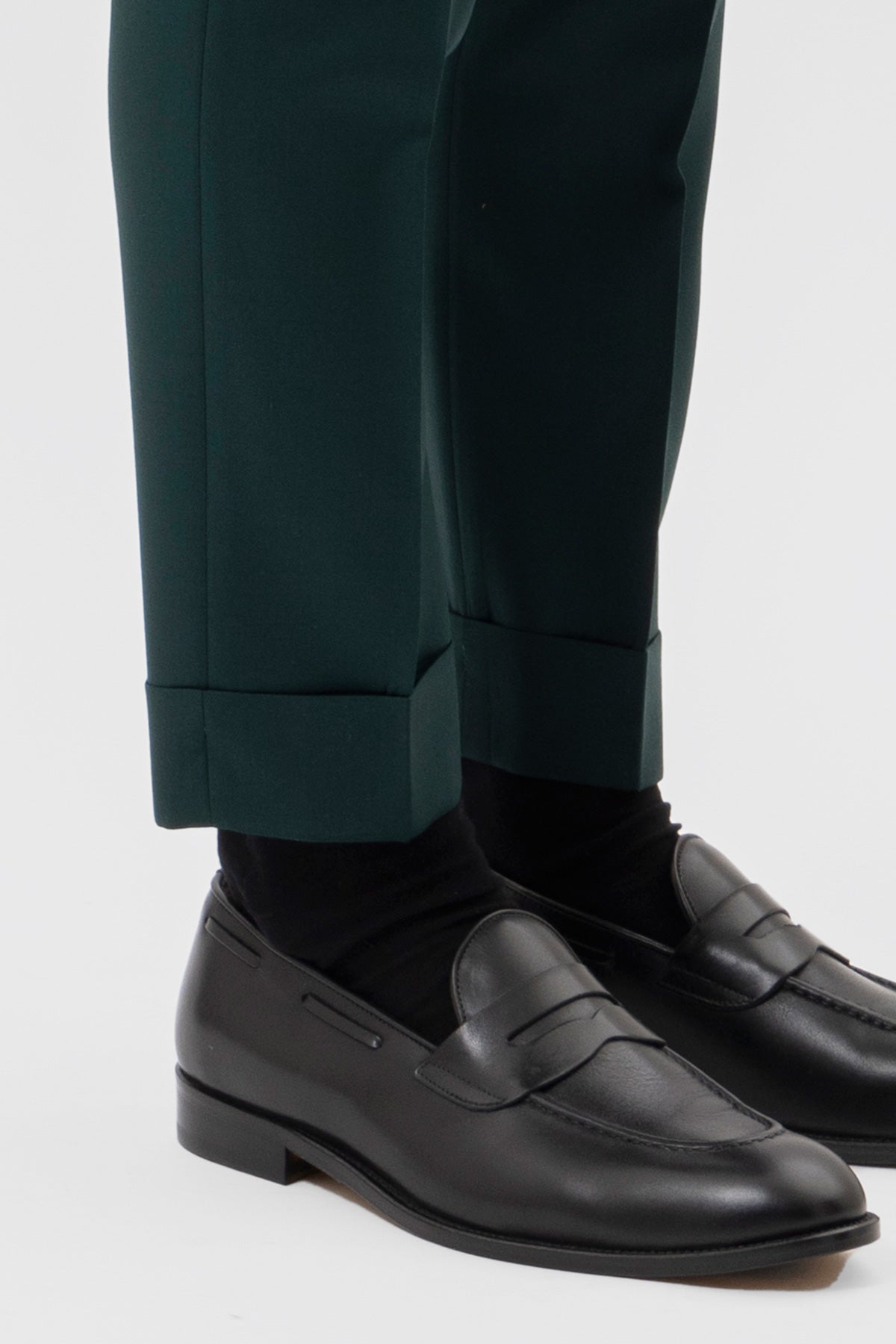 Pantalone uomo verde bottiglia in fresco lana super 140's Holland & Sherry vita alta doppia pinces e risvolto 5cm