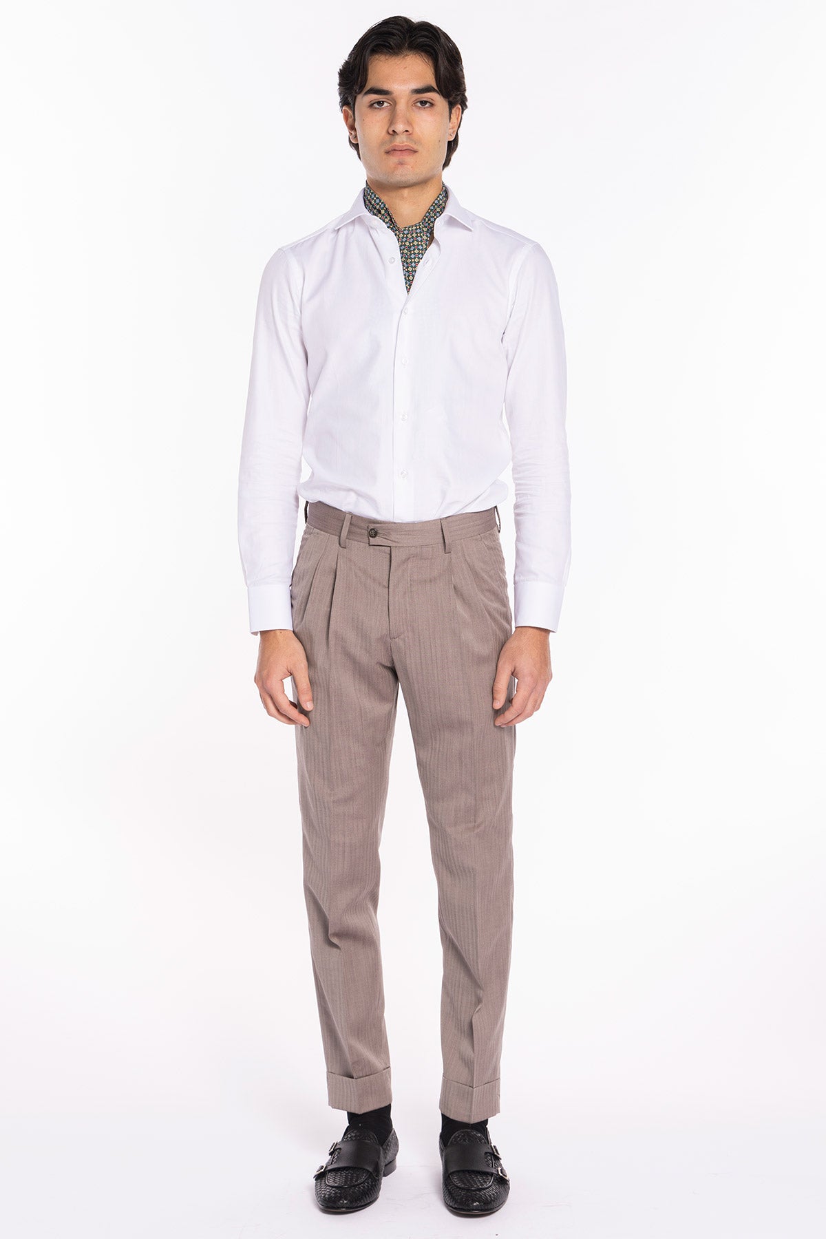 Pantalone uomo fango solaro in lana e seta Holland & Sherry vita alta doppia pinces e risvolto 5cm
