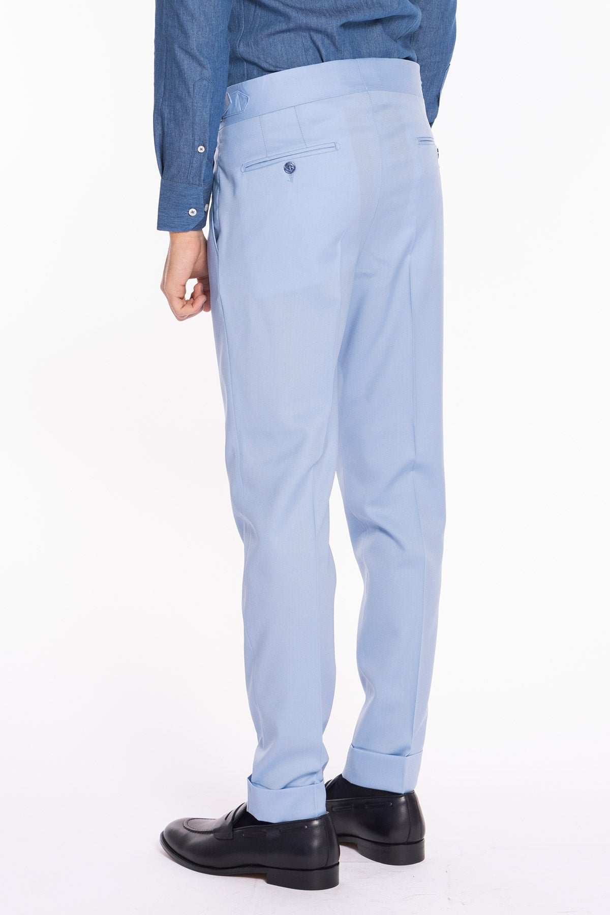 Pantalone uomo azzurro in fresco lana super 130's Bristol tessuti Napoli vita alta con fibbie laterali .