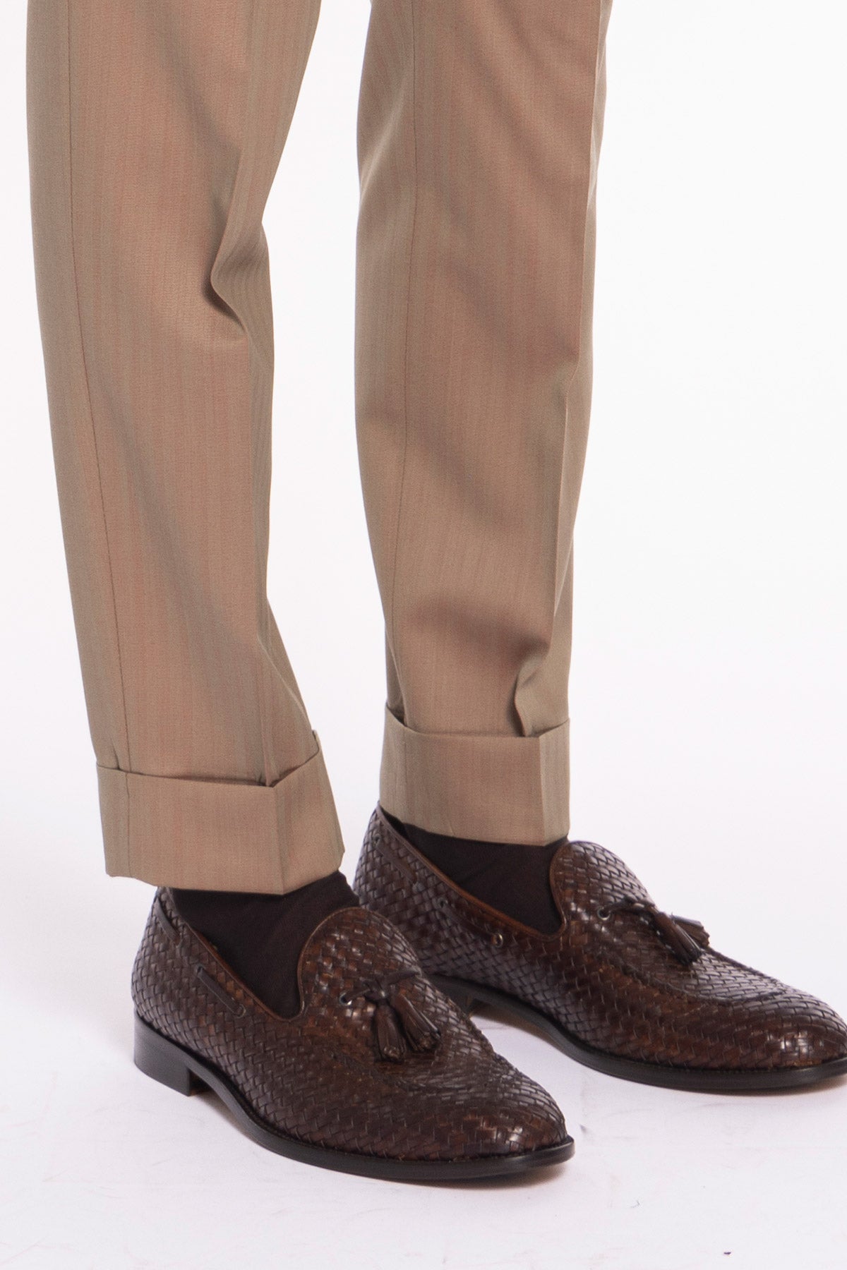 Pantalone uomo fango Solaro in fresco lana al 100% Bristol tessuti Napoli vita alta con fibbie laterali