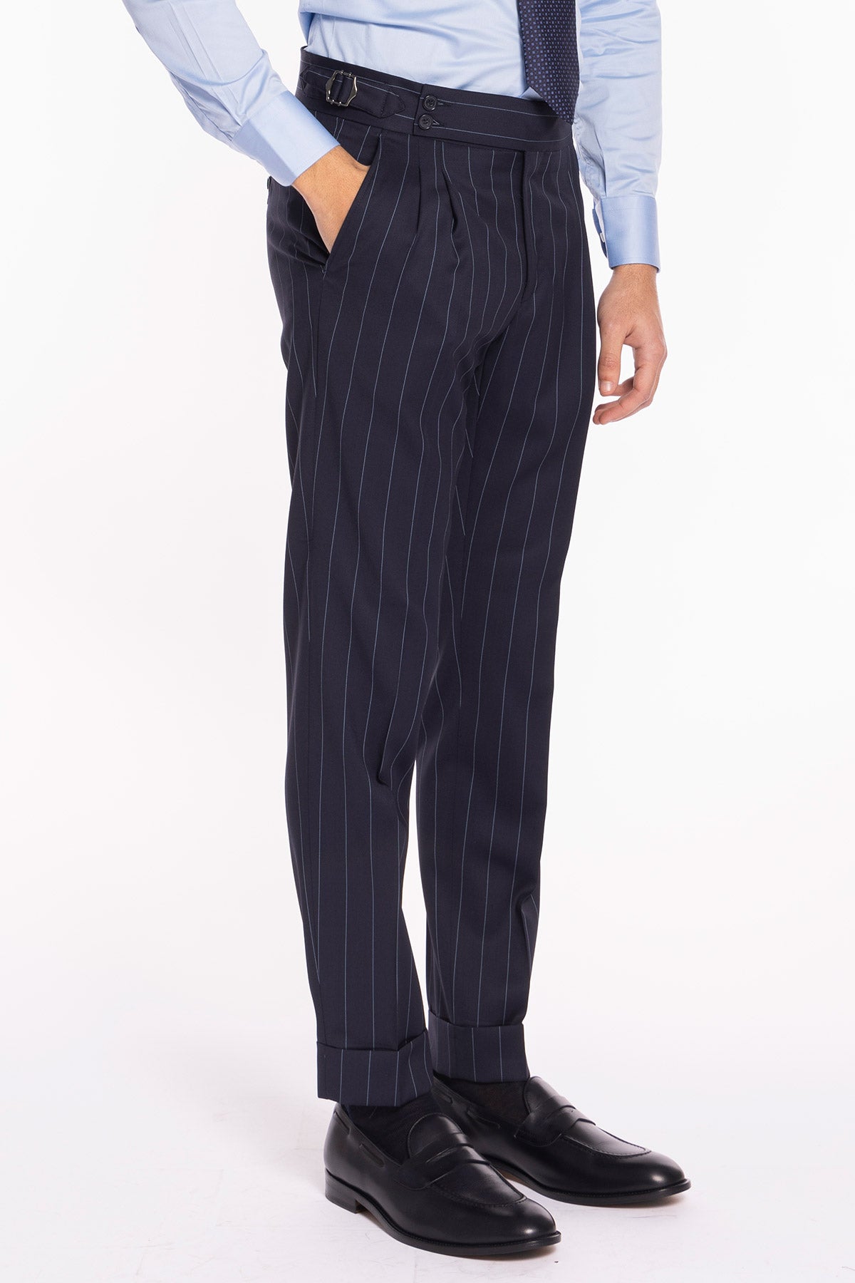 Pantalone uomo blu gessato celeste in fresco lana super 130's Bristol tessuti Napoli vita alta con fibbie laterali