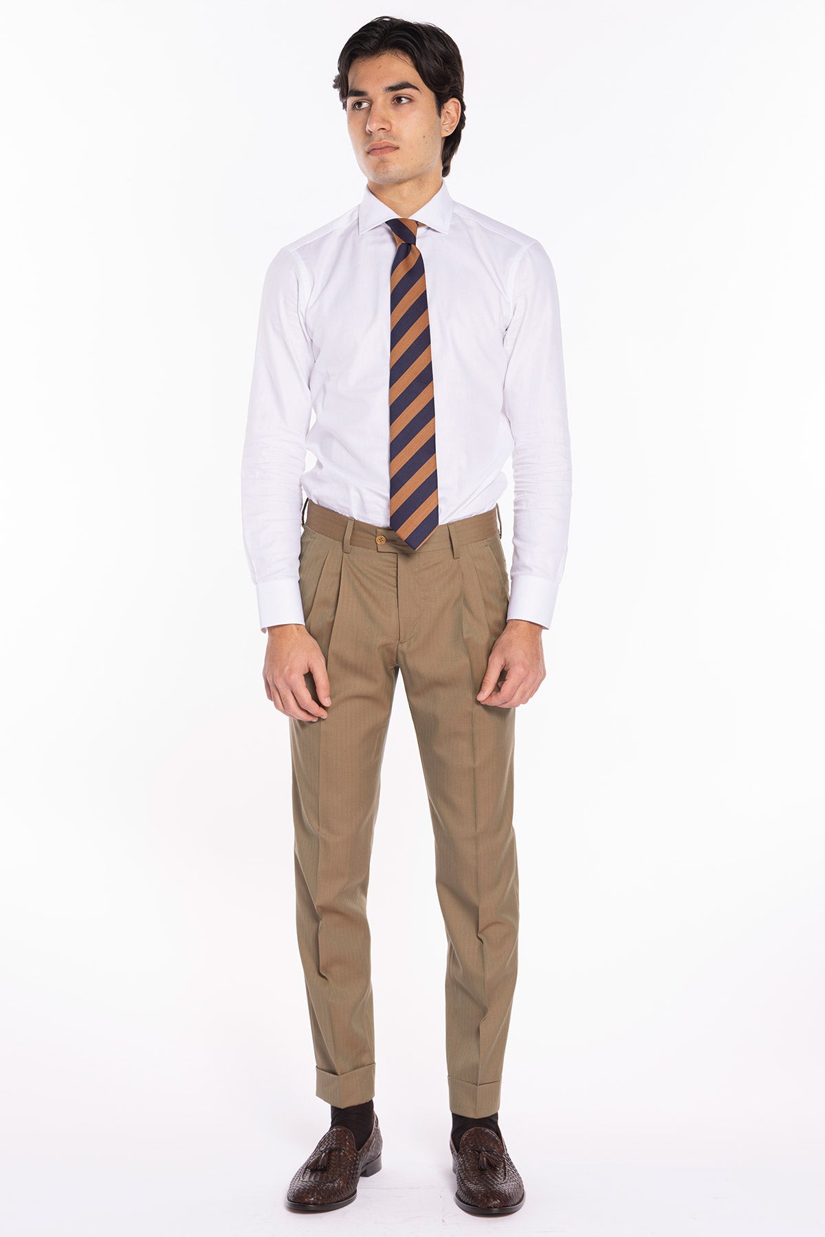 Pantalone uomo vita alta fango Solaro fresco lana super 120'S e seta Holland & Sherry tasca con 2 pinces e risvolto 5cm