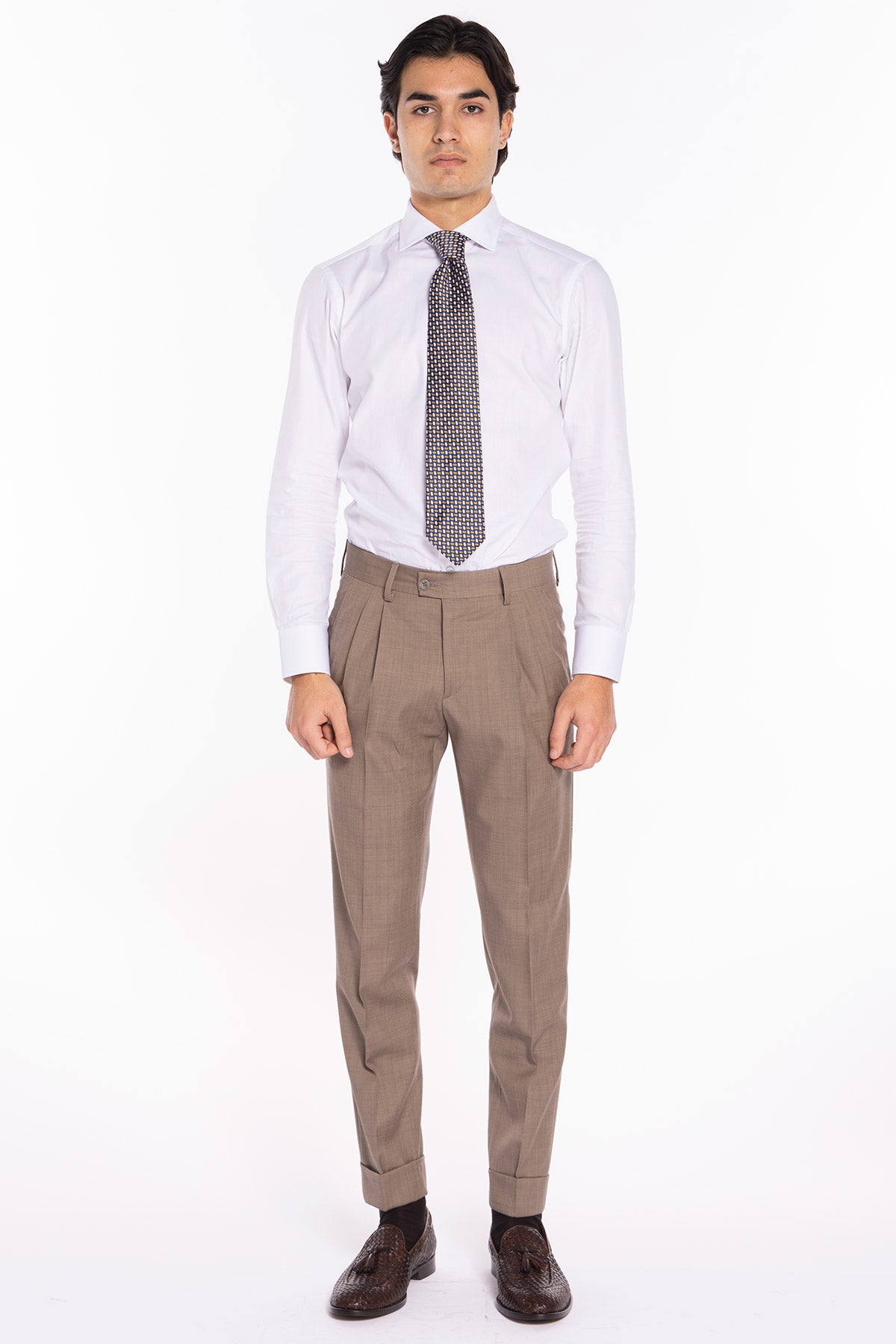 Pantalone uomo fango in fresco lana 120's Holland & Sherry vita alta doppia pinces e risvolto 5cm