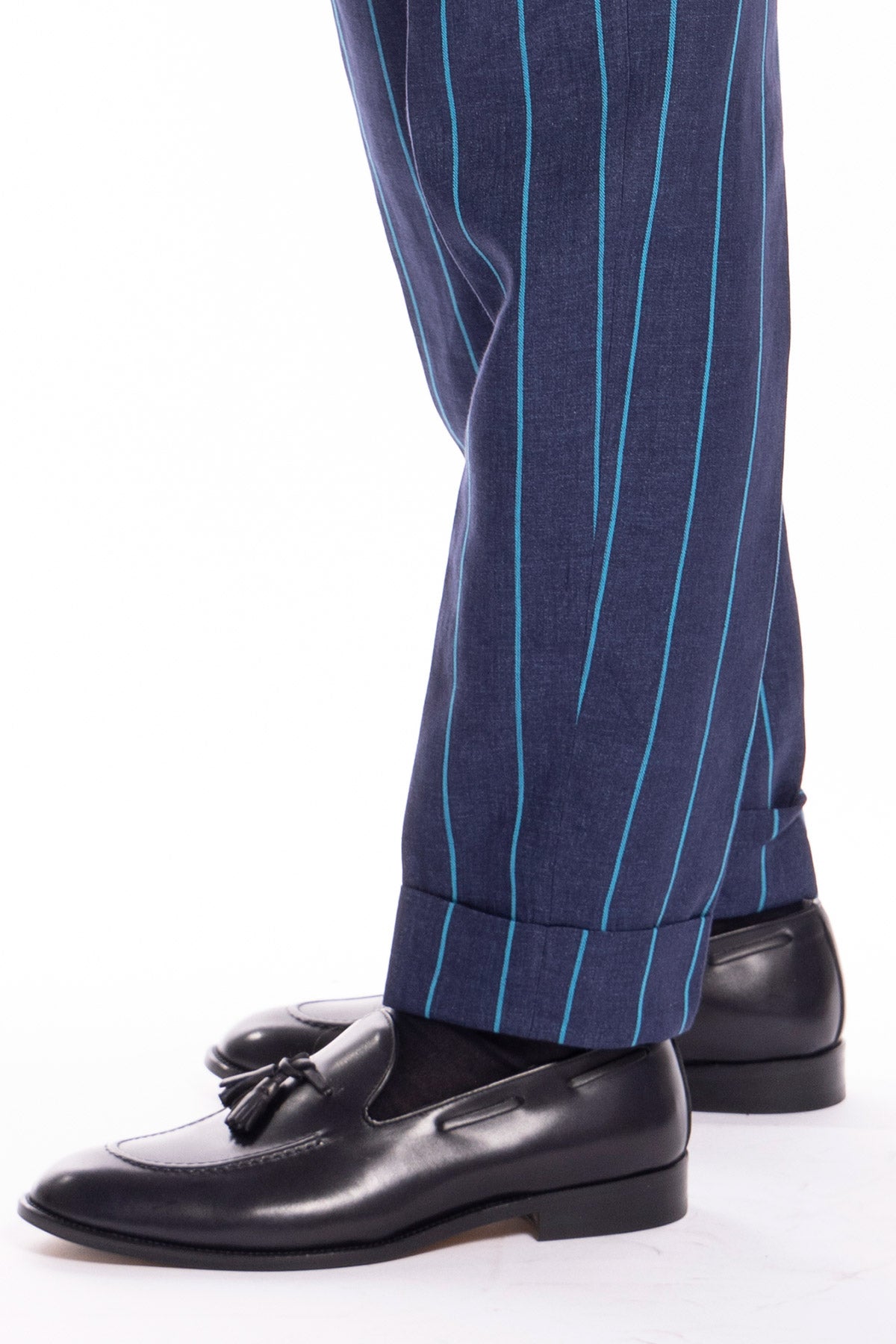 Pantalone uomo vita alta blu denim gessato con riga azzurra 100% lino Bristol Tessuti Napoli con fibbie laterali e doppia pinces