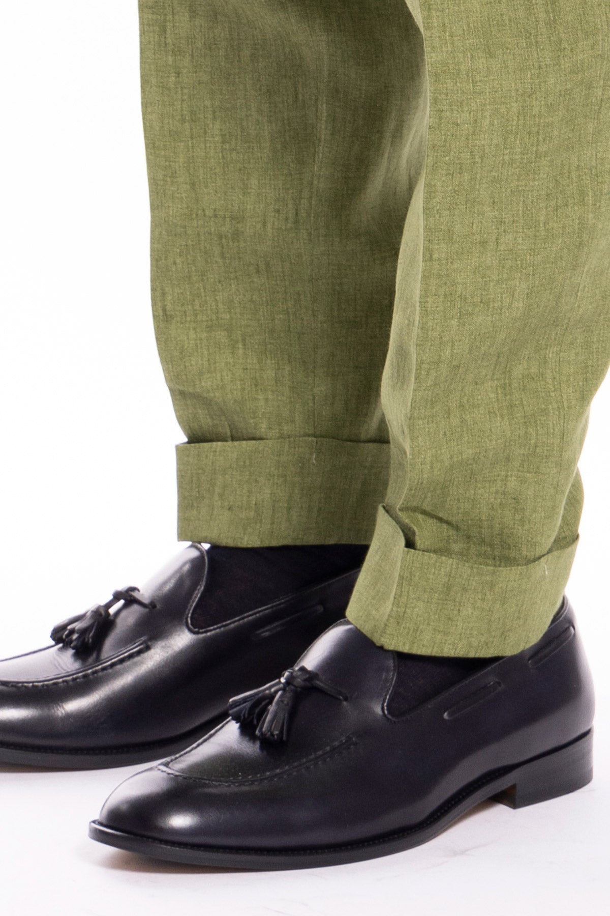 Pantalone uomo vita alta verde in lino 100%  Bristol Tessuti Napoli con doppia pinces e fibbie laterali