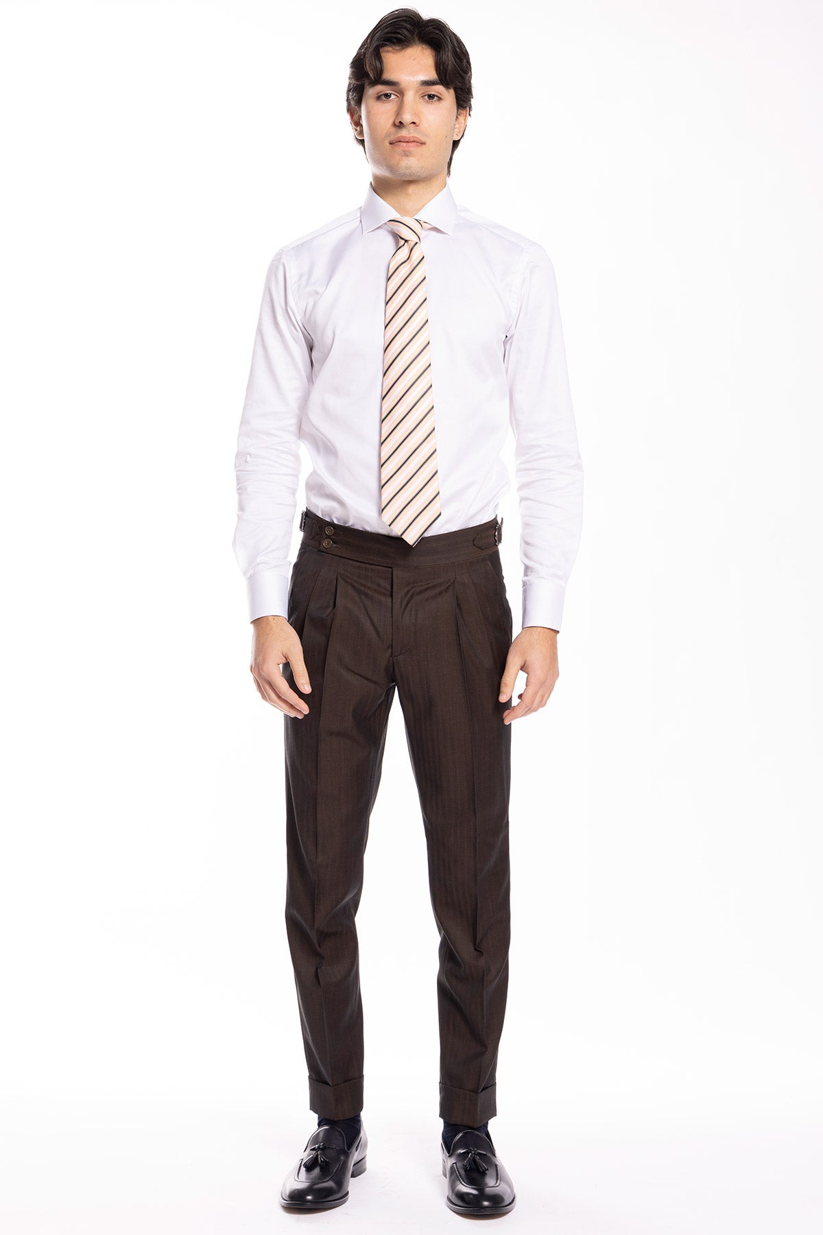 Pantalone uomo vita alta marrone solaro fresco lana Bristol Tessuti Napoli con doppia pinces e fibbie laterali