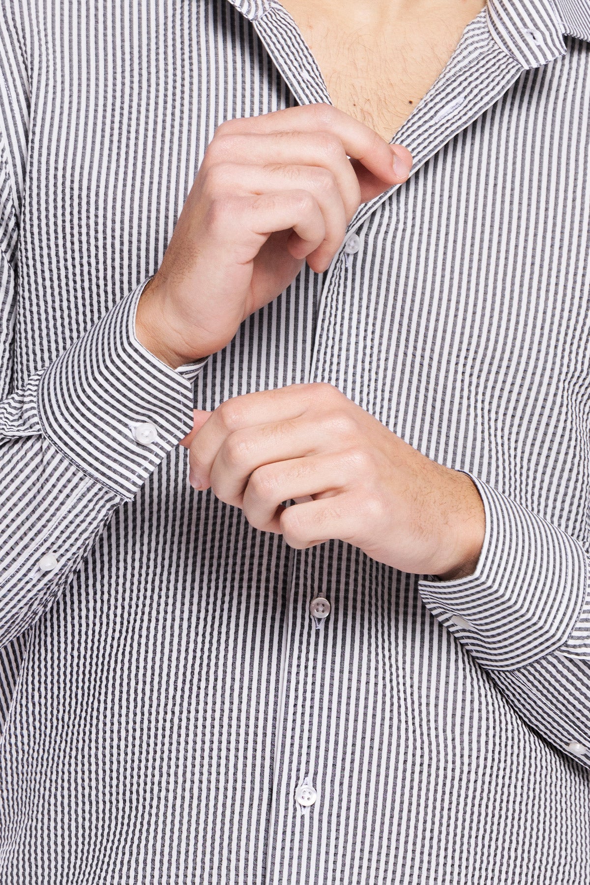 Camicia Uomo bianca riga nera tessuto seersacker slim Fit collo semi francese