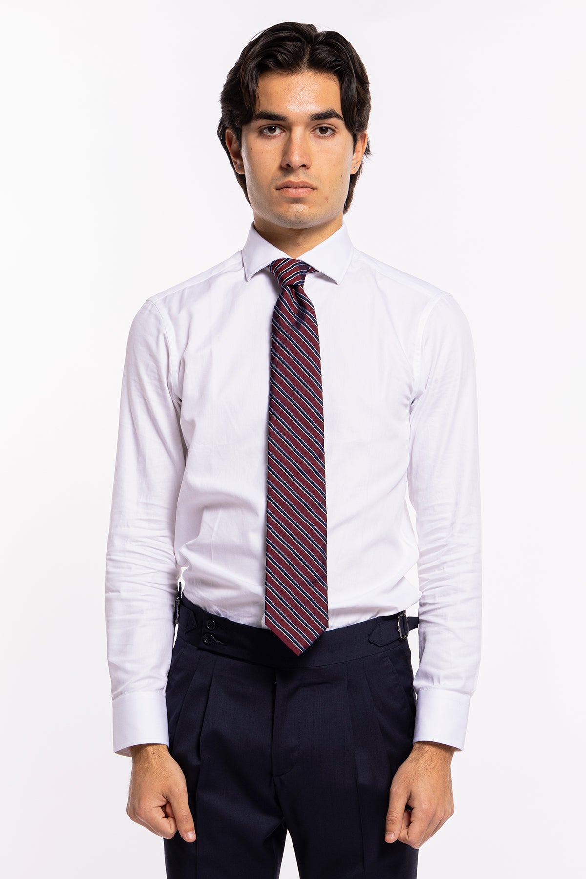 Cravatta uomo bordeaux 9cm in seta fantasia riga diagonale blu da cerimonia elegante
