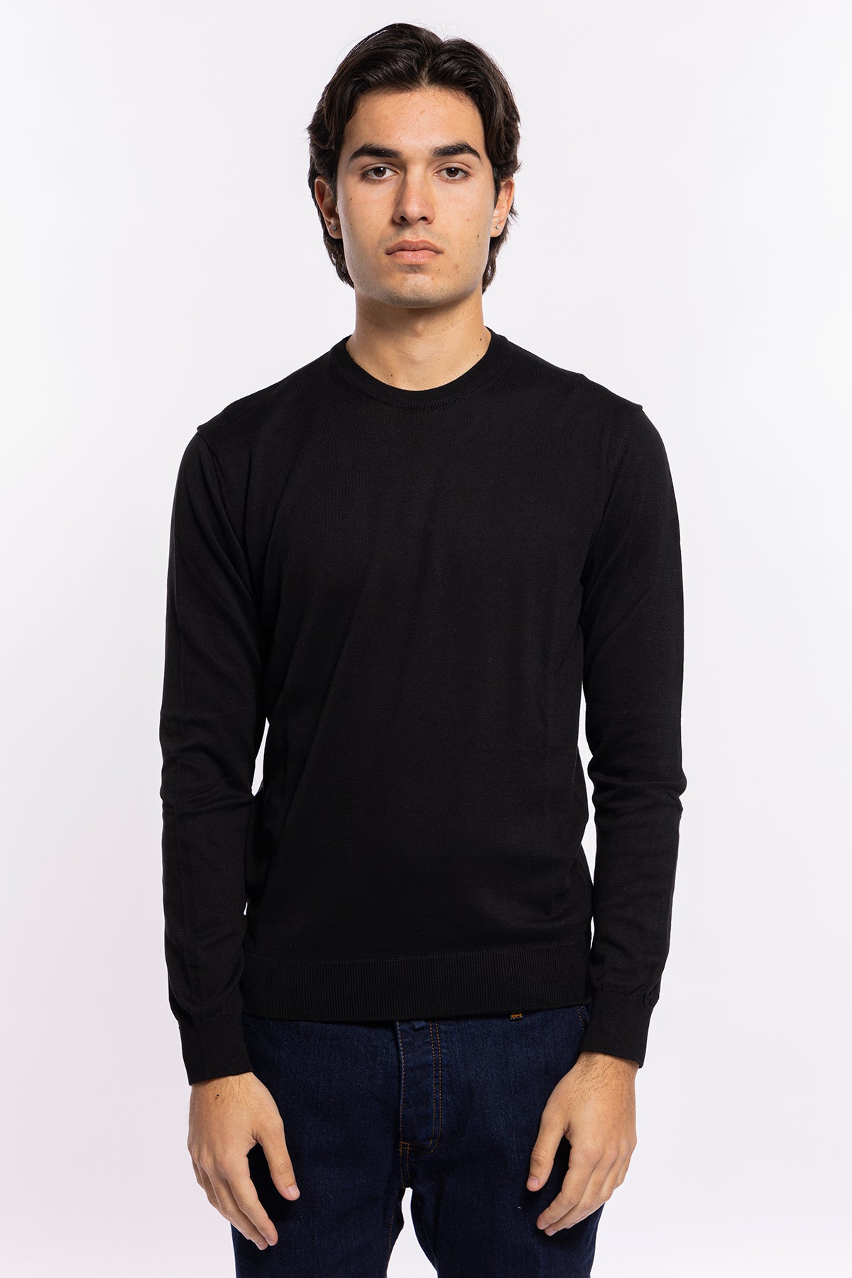Maglioncino da uomo nero maniche lunghe 100% cotone di filo tinta unita finezza 14<br />
-