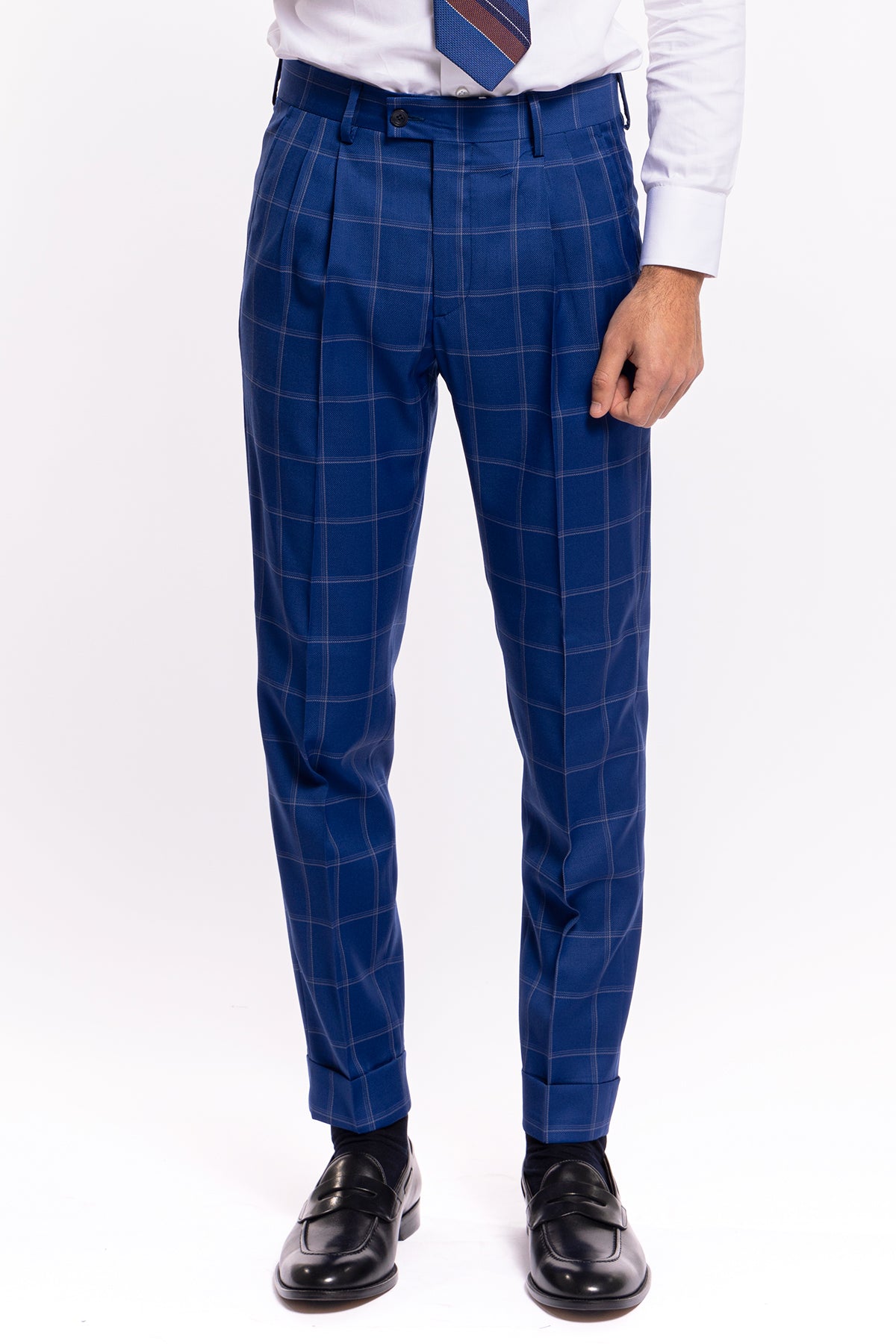 Pantalone uomo vita alta royal blu fantasia quadri bianchi fresco lana Bristol Tessuti con doppia pinces e risvolto