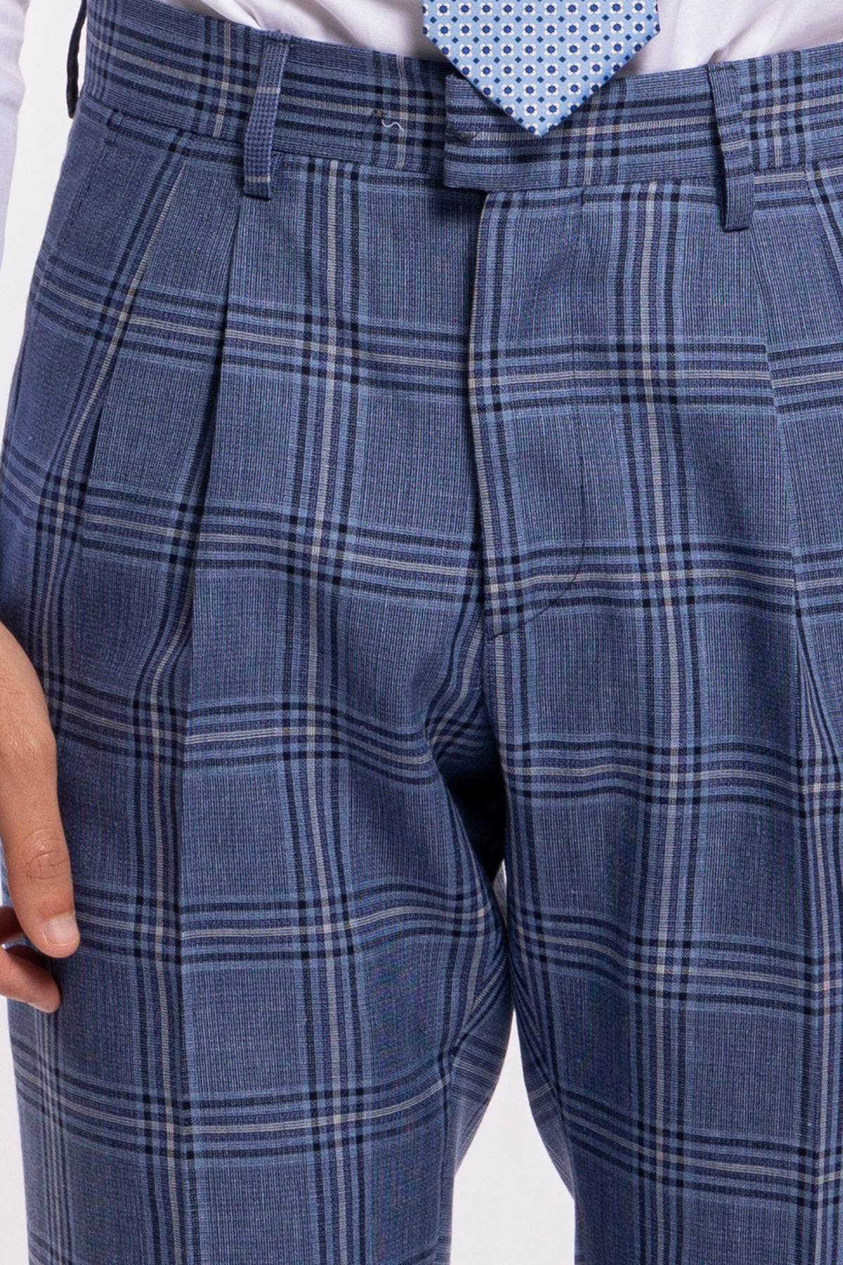 Pantalone uomo vita alta denim fantasia quadri blu fresco lana e seta Bristol Tessuti con doppia pinces e risvolto