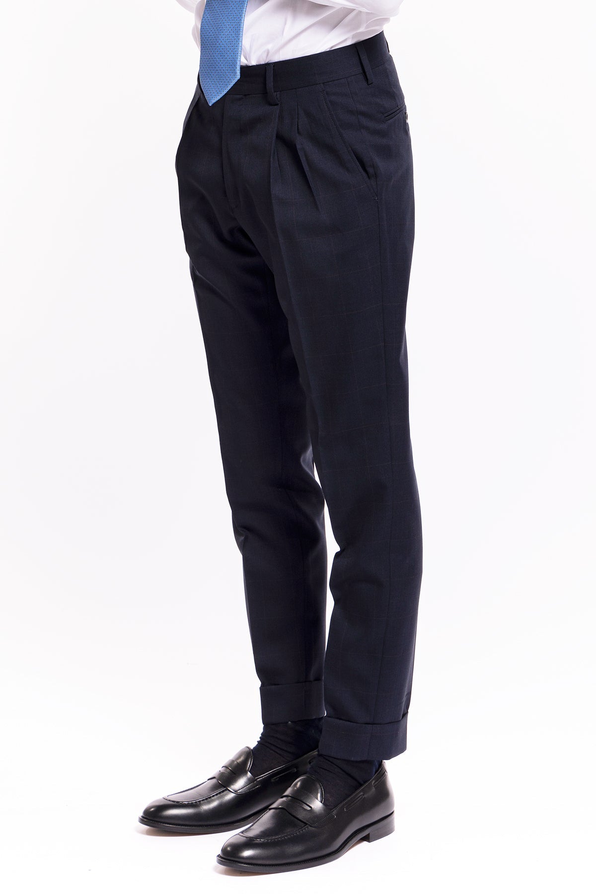 Pantalone uomo vita alta blu quadro rosso fresco lana super 120's Holland & Sherry con doppia pinces e risvolto