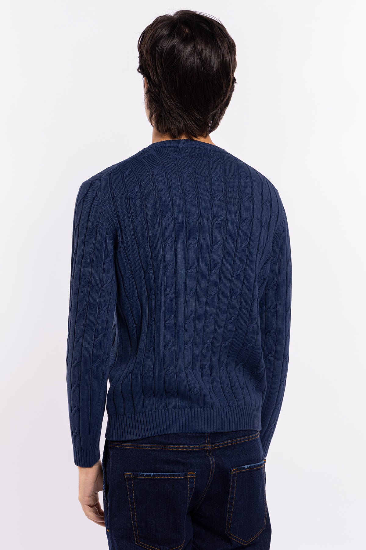 Maglioncino da uomo blu con treccia maniche lunghe 100% cotone di filo tinta unita finezza 7<br />
-