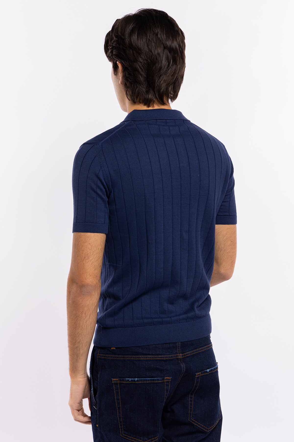 Polo da uomo mezze maniche blu con treccia ricamata interna 100% cotone di filo tinta unita finezza 14<br />
-