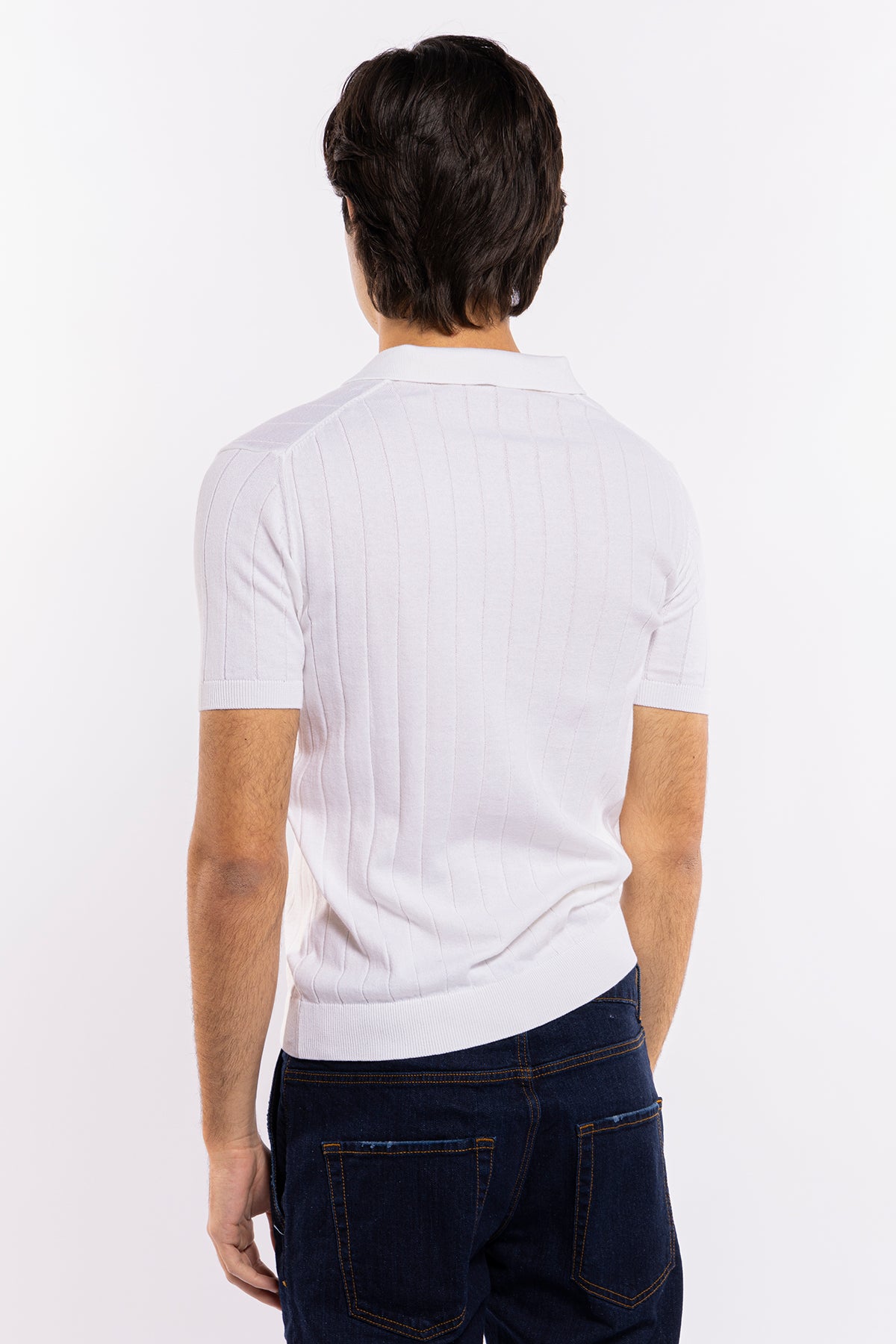 Polo da uomo mezze maniche bianca con treccia ricamata interna 100% cotone di filo tinta unita finezza 14<br />
-