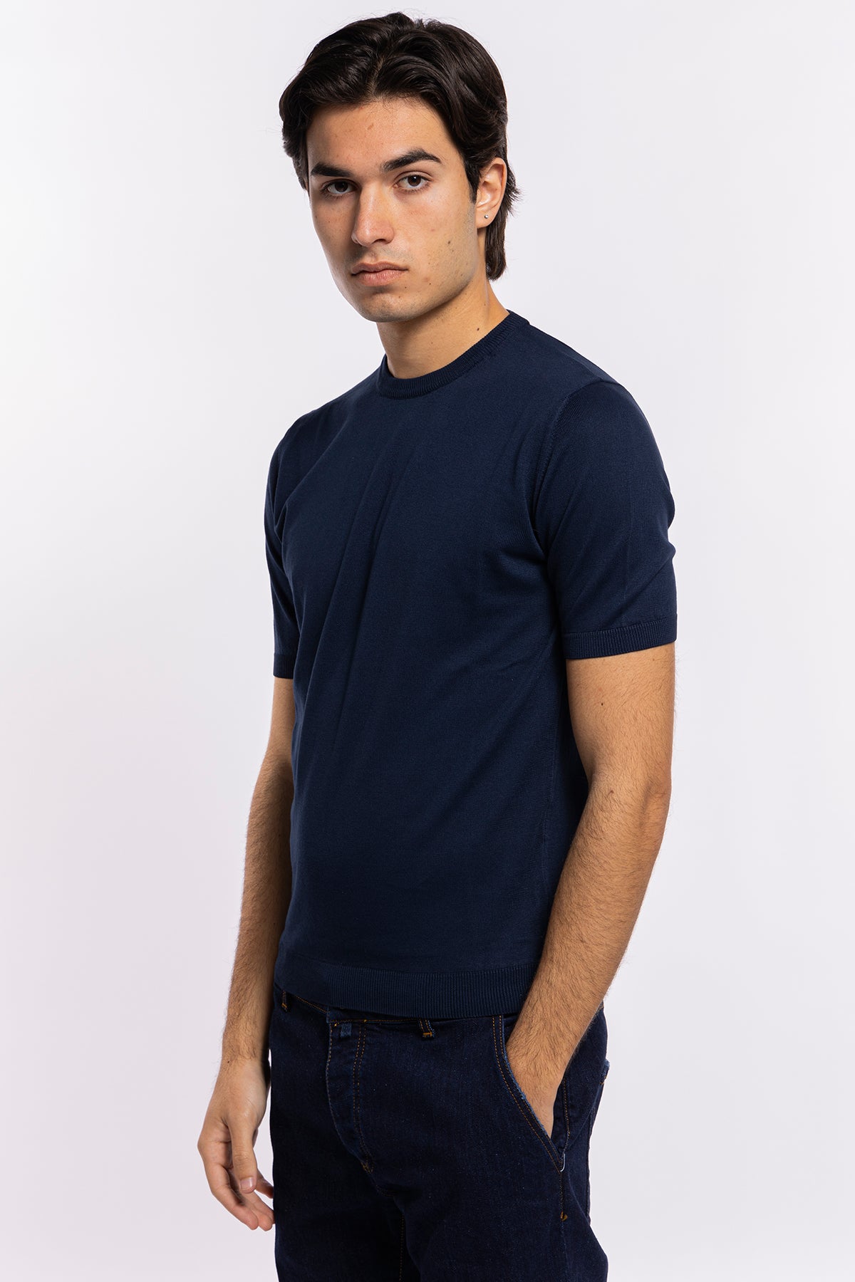 Maglioncino da uomo mezze maniche blu 100% cotone di filo tinta unita finezza 14<br />
-