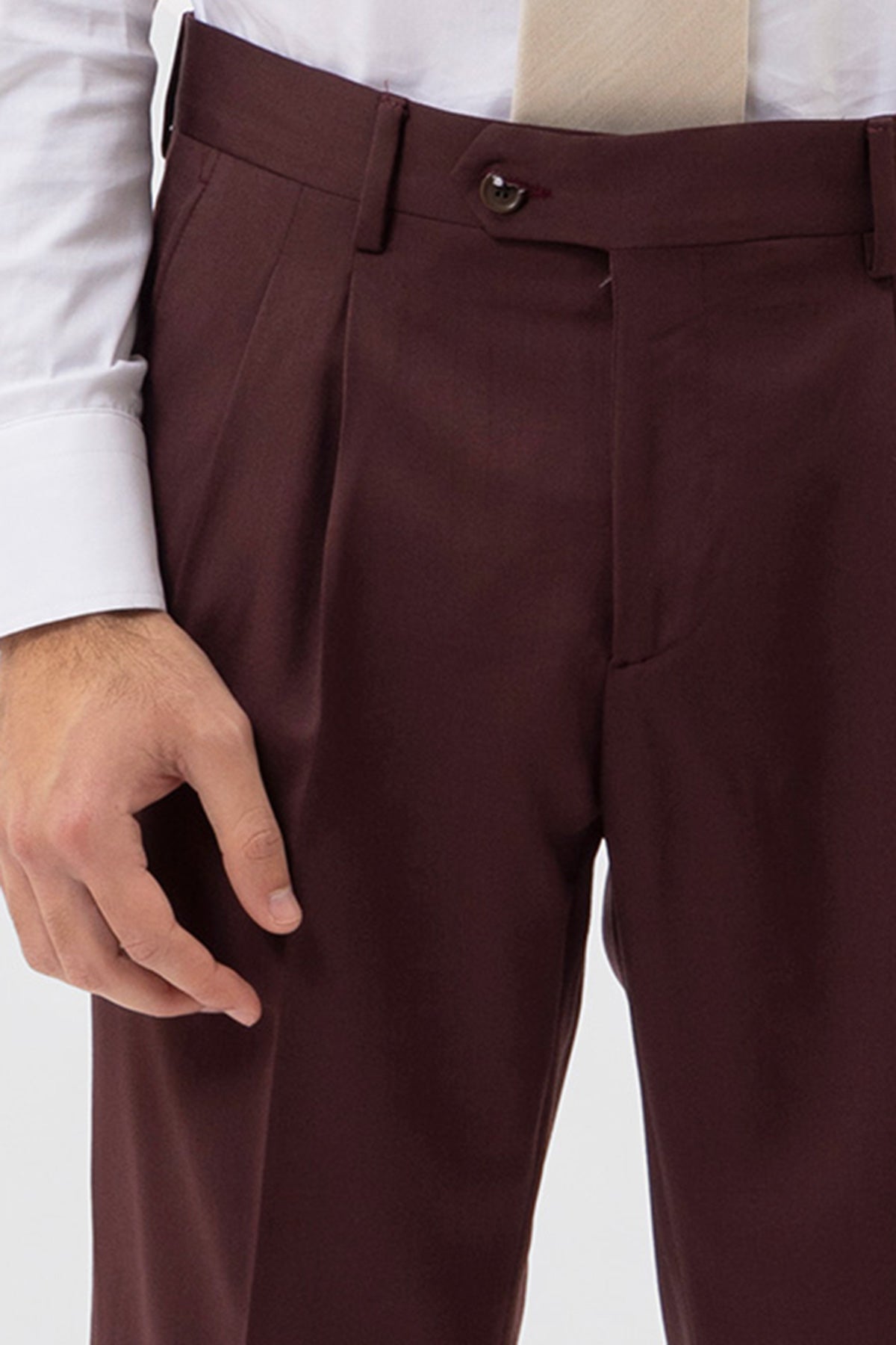 Pantalone uomo bordeaux vita alta in fresco lana super 130's Bristol Tessuti Napoli tasca america con doppia pinces e risvolto di 5cm