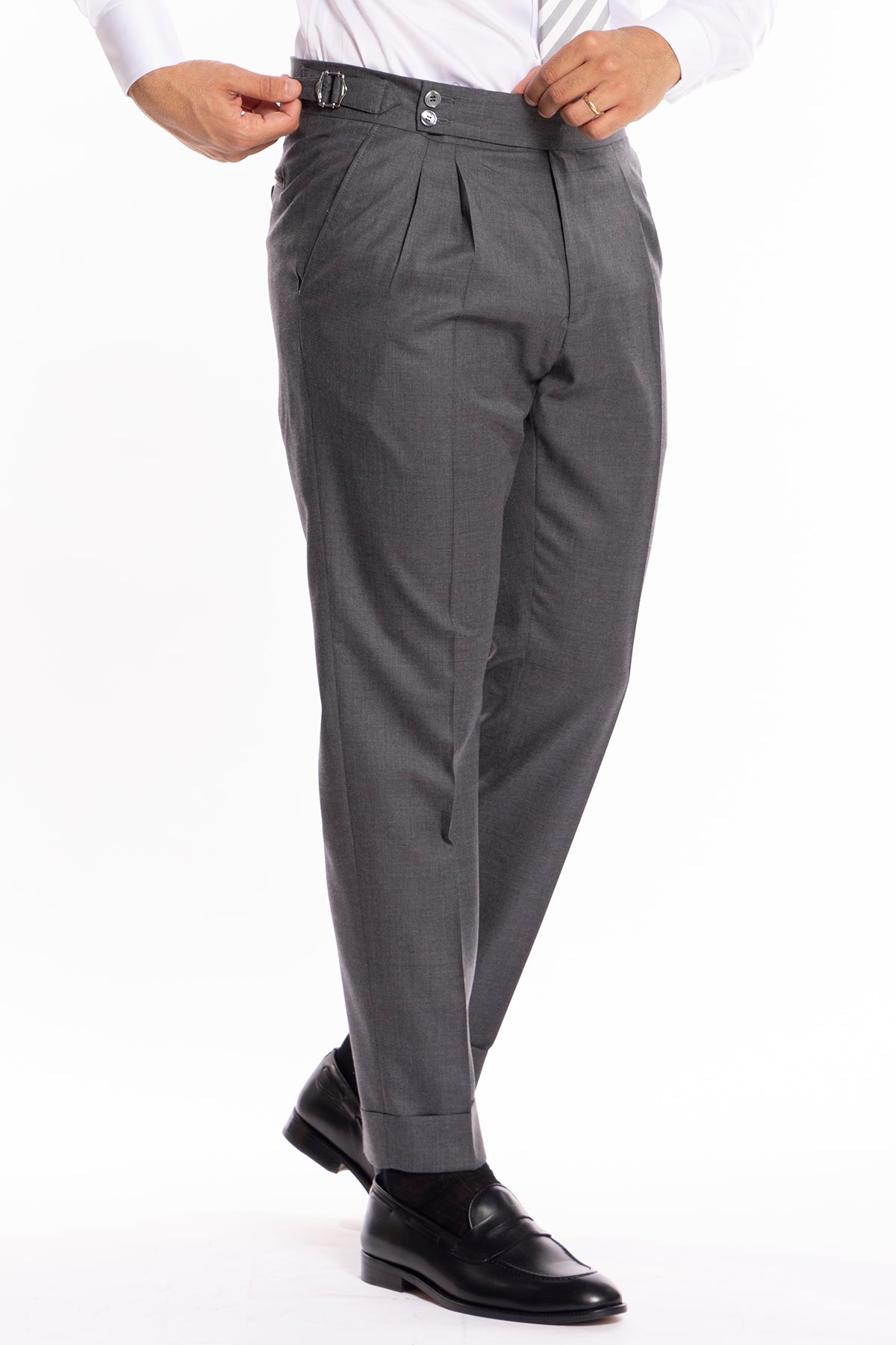 Pantalone uomo vita alta con fibbie laterali grigio medio fresco lana super 140's Holland & Sherry risvolto 5cm