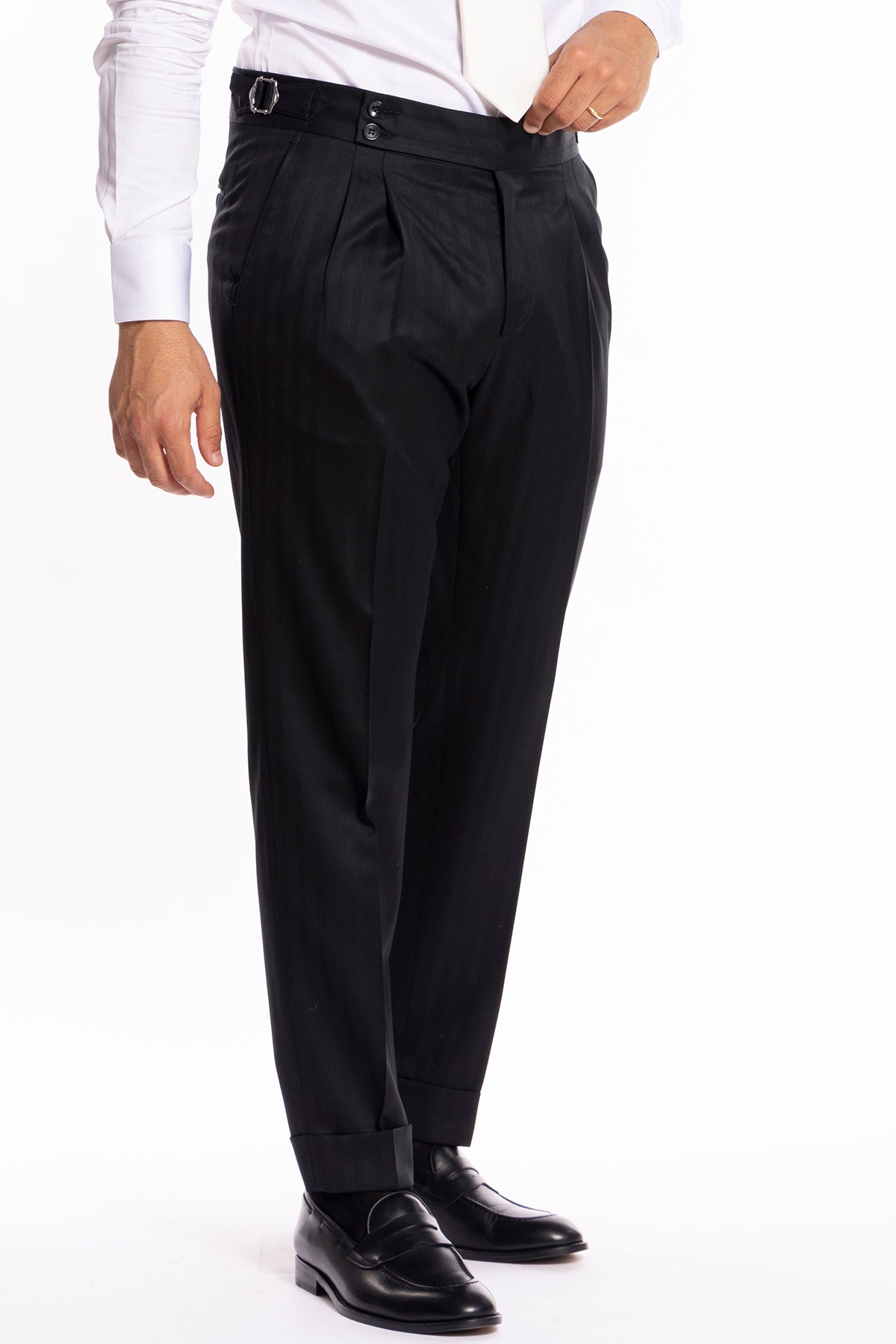 Pantalone uomo vita alta con fibbie laterali nero fantasia rigata tono su tono fresco lana super 140's Vitale Barberis Canonico risvolto 5cm