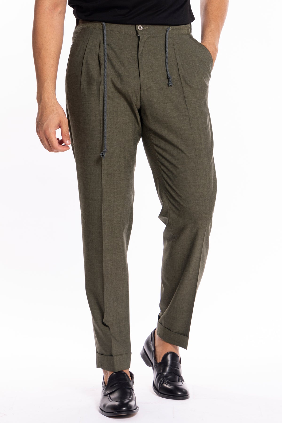Pantalaccio da uomo verde militare doppia pinces in misto fresco lana tasca america risvolto 5cm con laccio regolabile