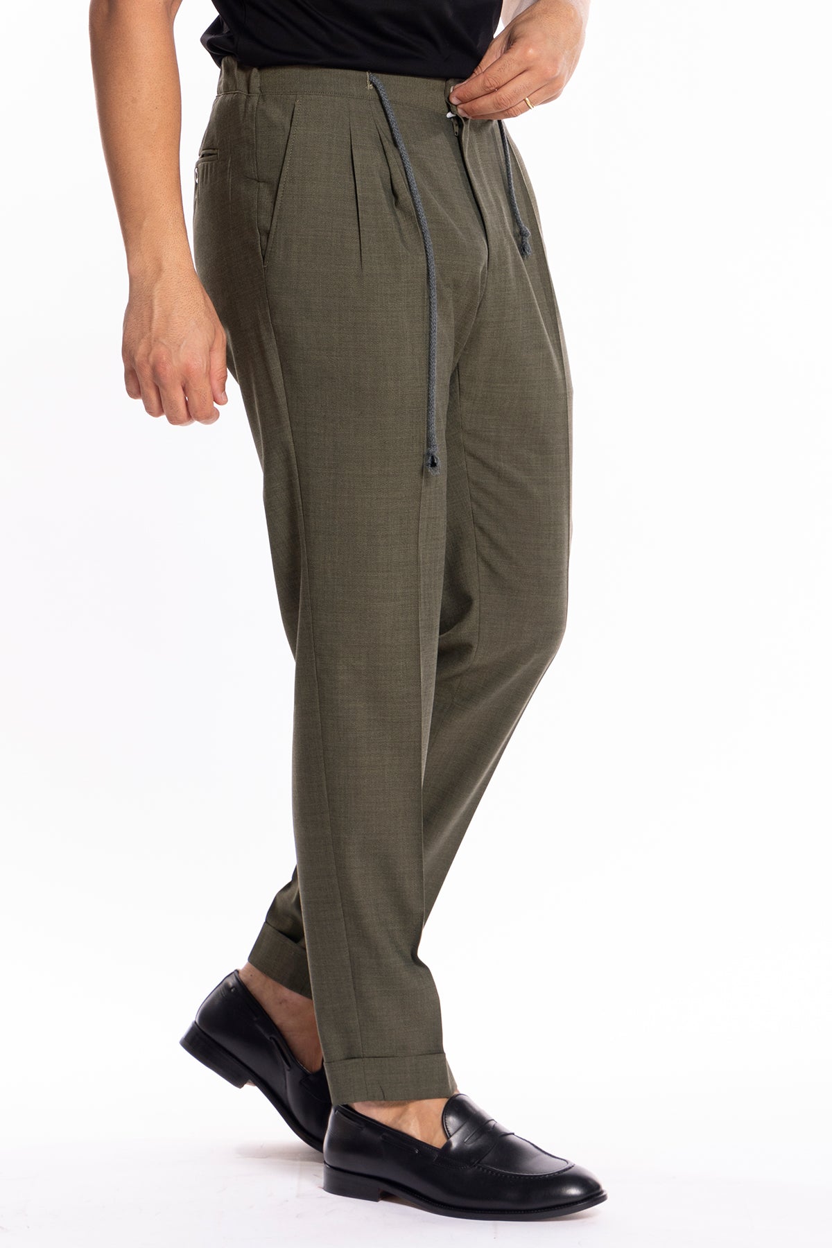 Pantalaccio da uomo verde militare doppia pinces in misto fresco lana tasca america risvolto 5cm con laccio regolabile