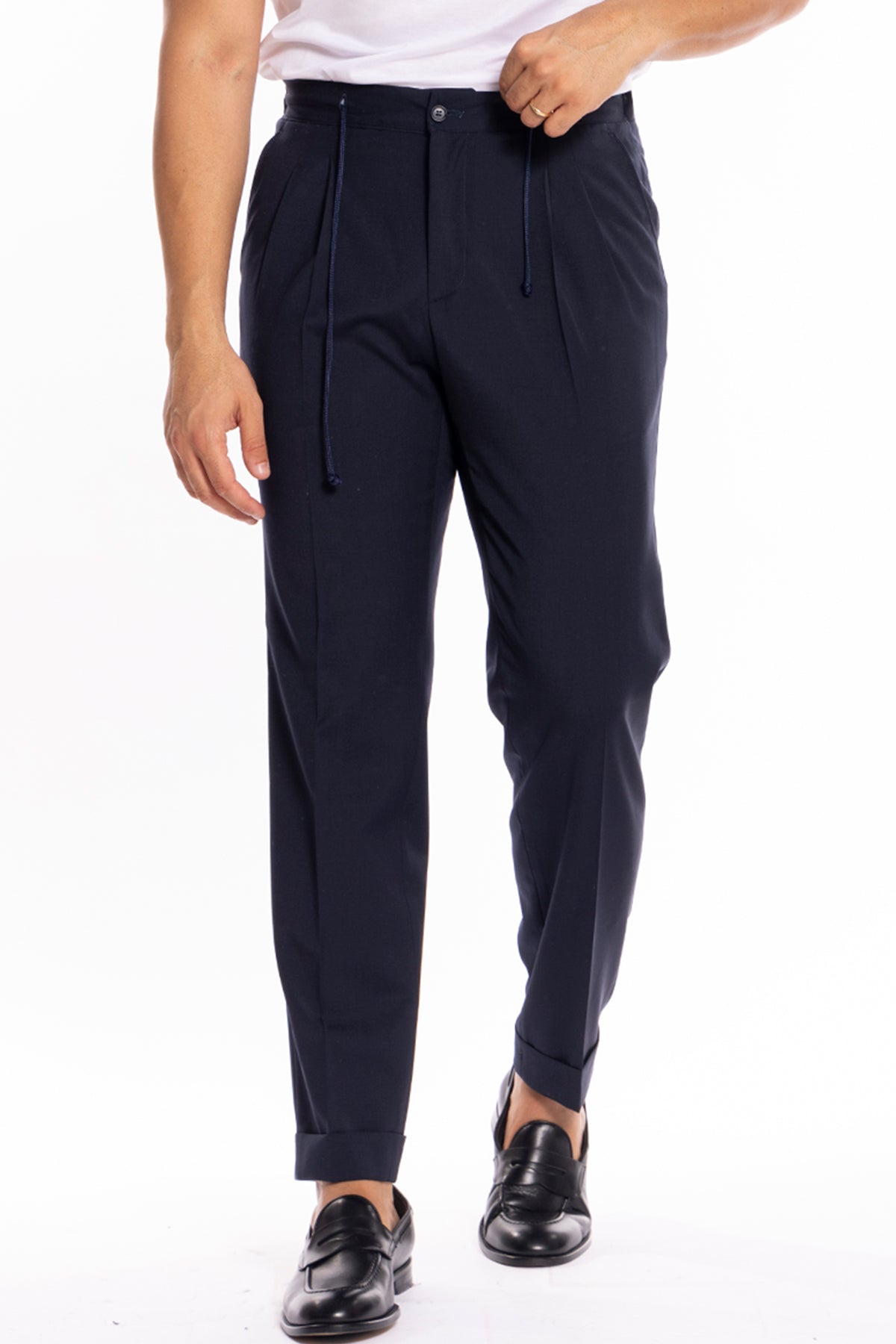 Pantalaccio da uomo blu scuro doppia pinces in misto fresco lana tasca america risvolto 5cm con laccio regolabile