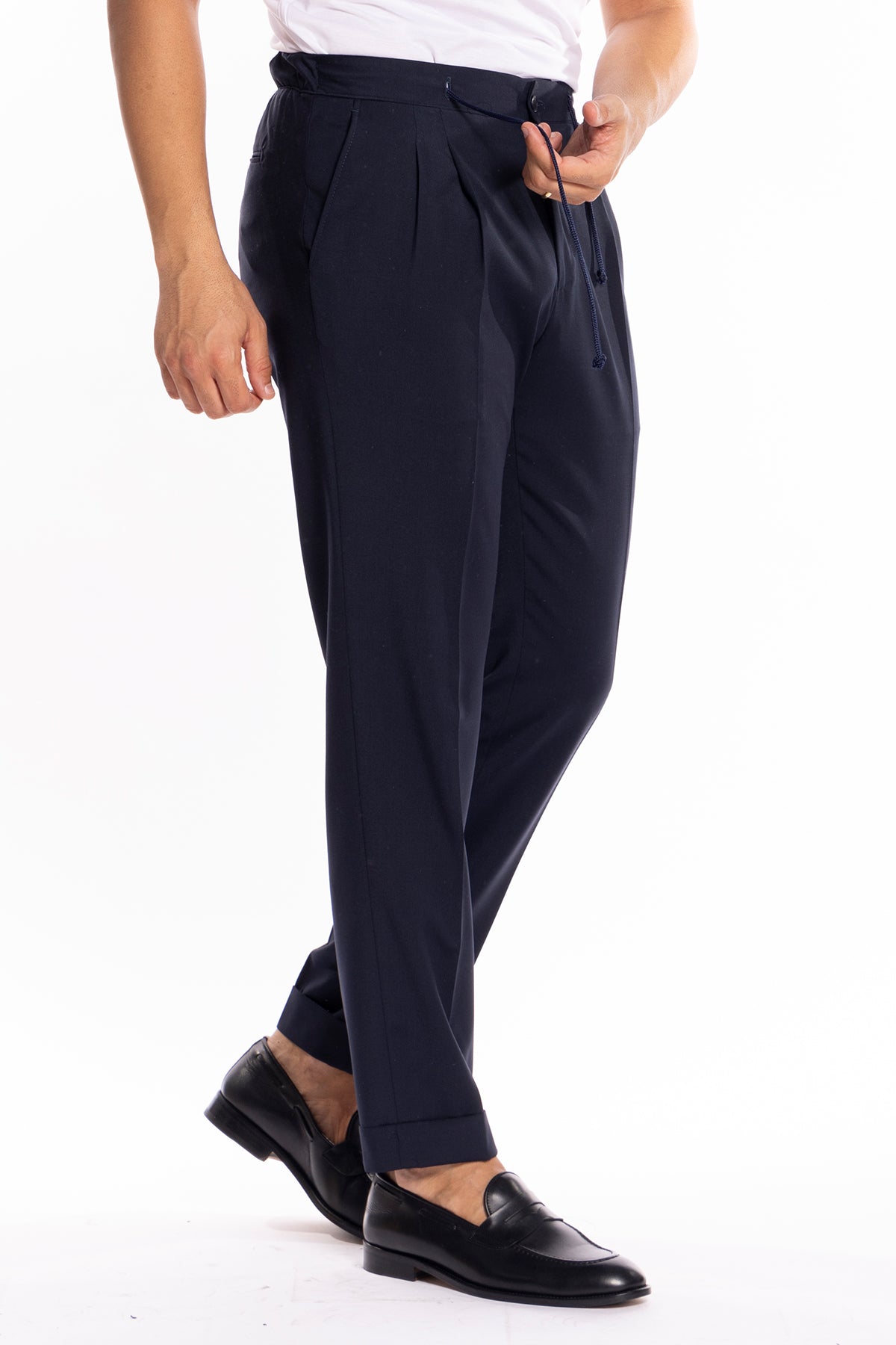 Pantalaccio da uomo blu scuro doppia pinces in misto fresco lana tasca america risvolto 5cm con laccio regolabile