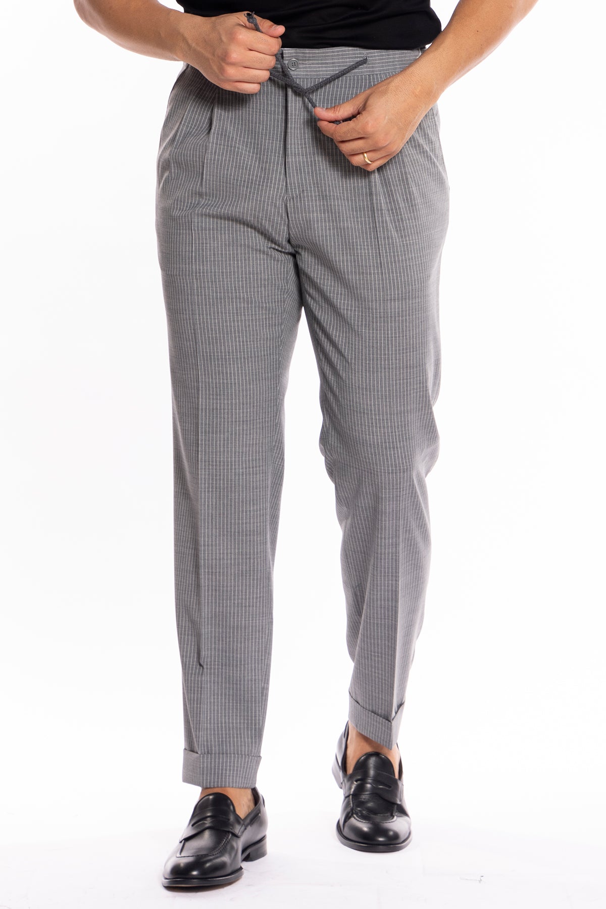 Pantalaccio da uomo grigio rigato in misto fresco lana doppia pinces tasca america risvolto 5cm con laccio regolabile