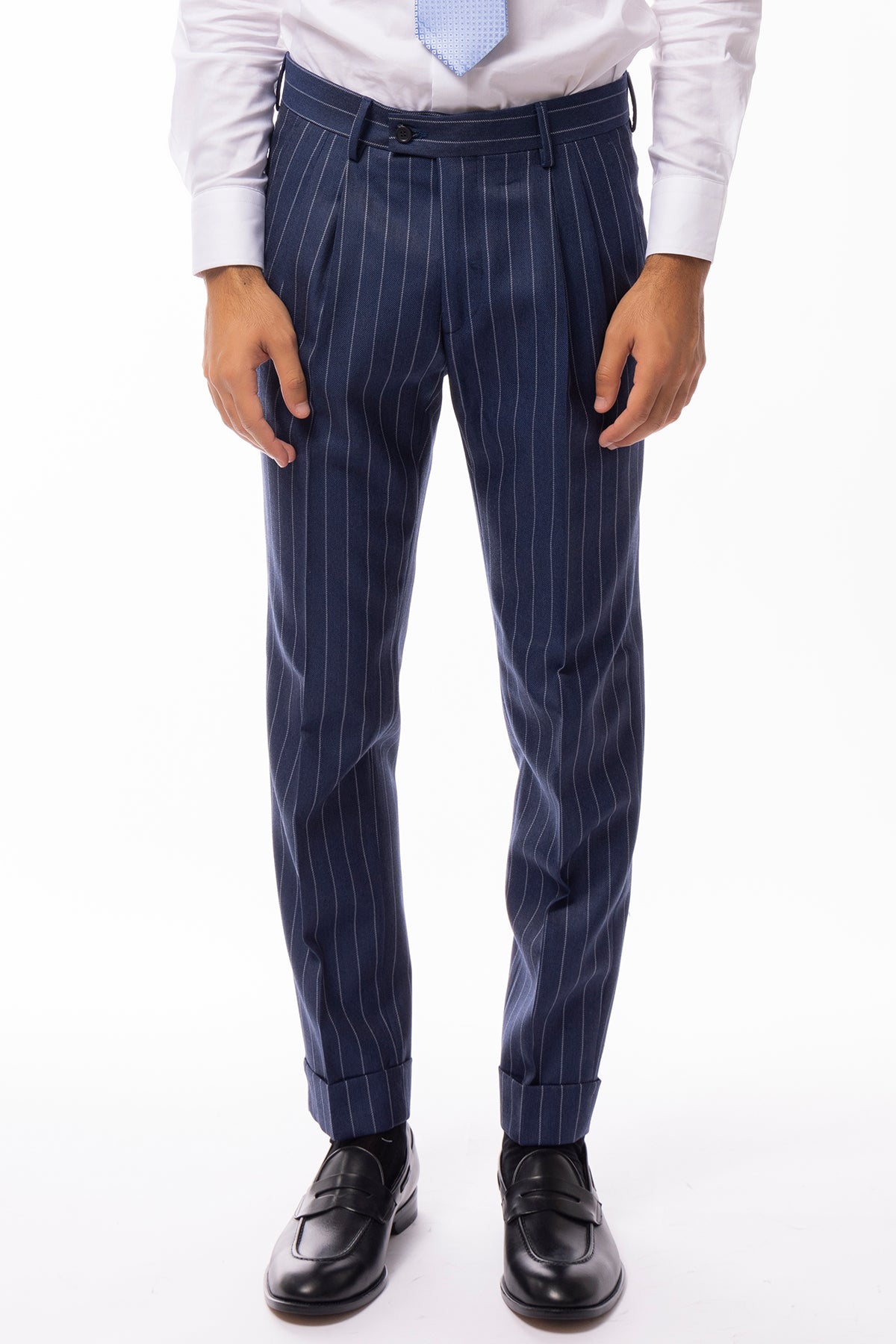 Pantalone uomo blu gessato vita alta con doppia pinces 100% lana flanella Holland & Sherry risvolto 5cm .