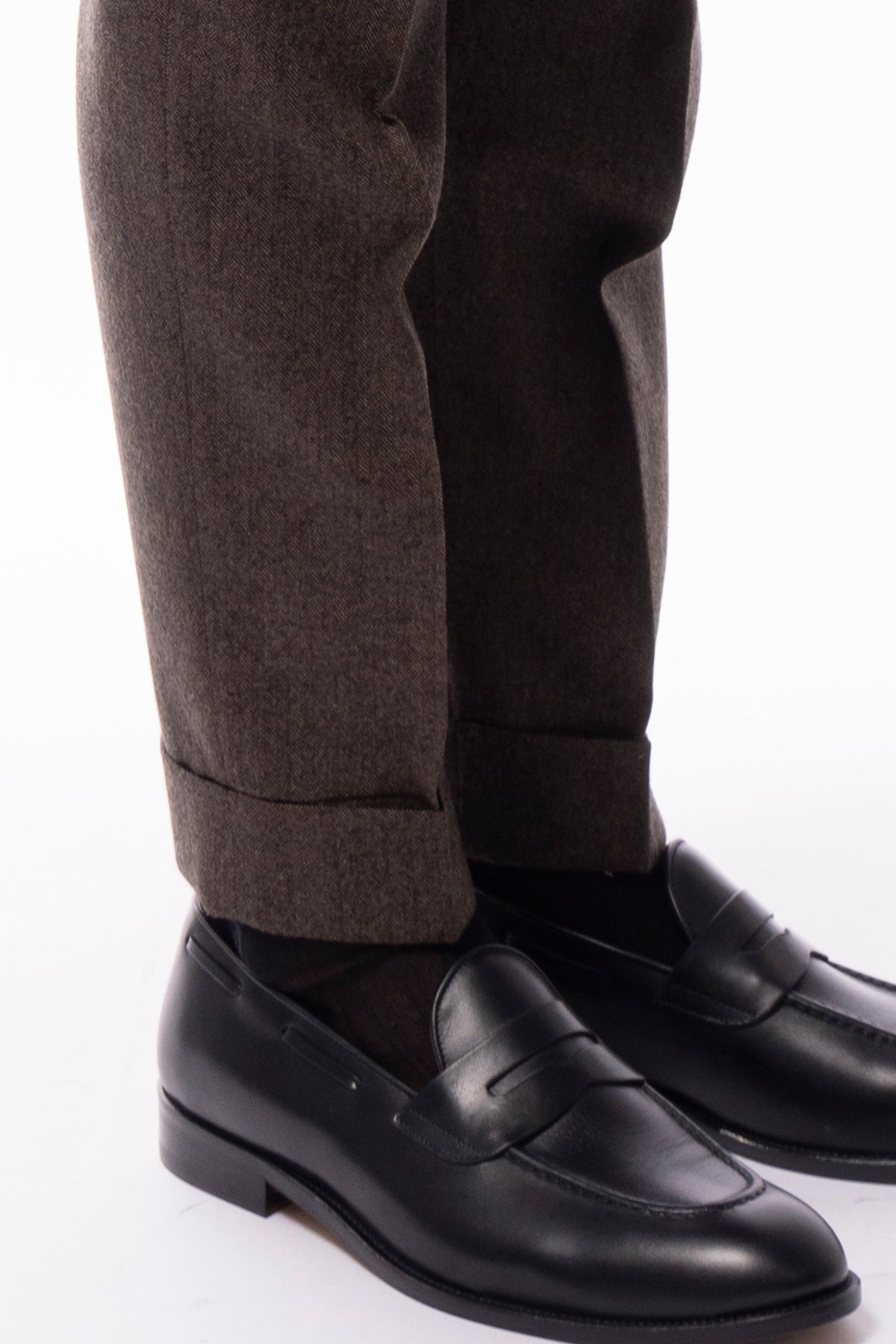Pantalone uomo marrone spigato vita alta tasca america in lana flanella Holland & Sherry con doppia pinces