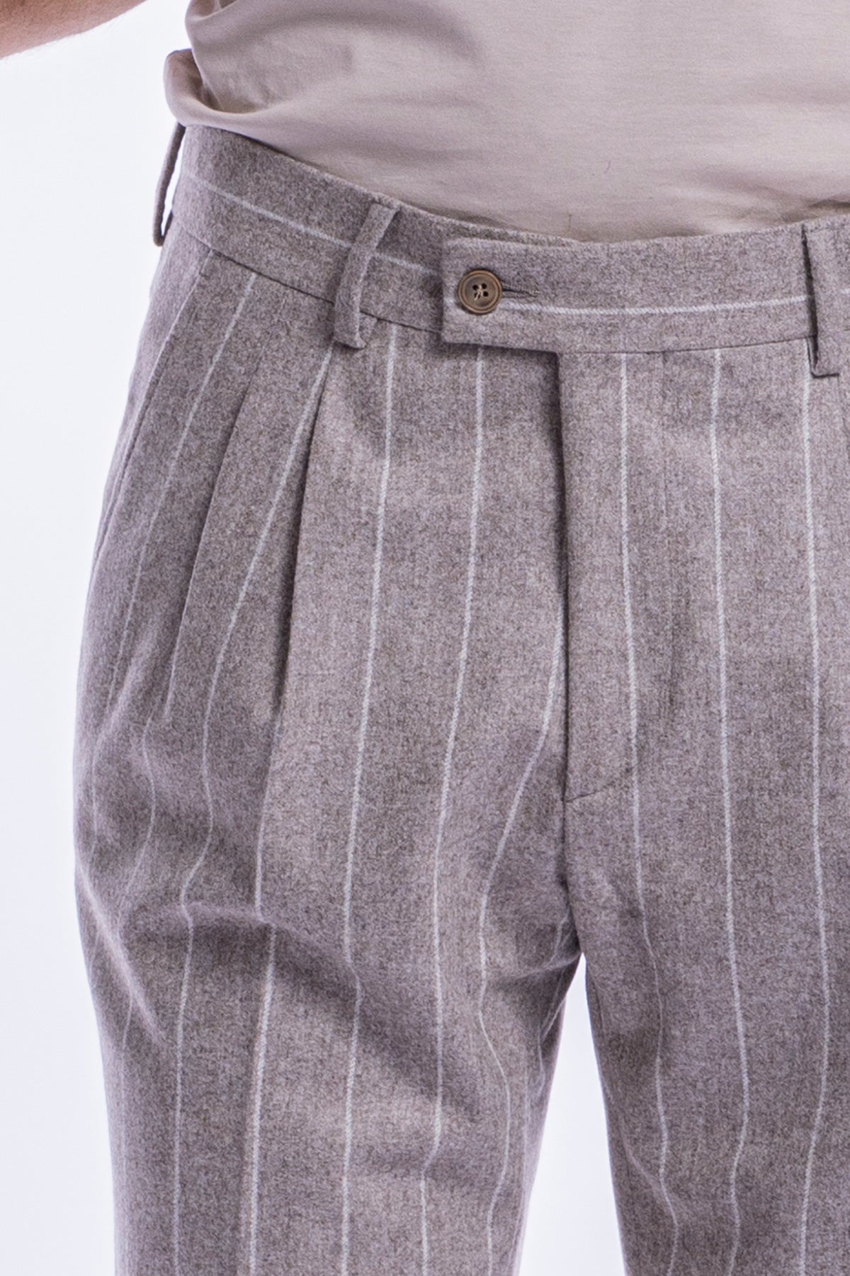 Pantalone uomo tortora gessato in lana vita alta con doppia pinces vitale barberis canonico risvolto 5cm