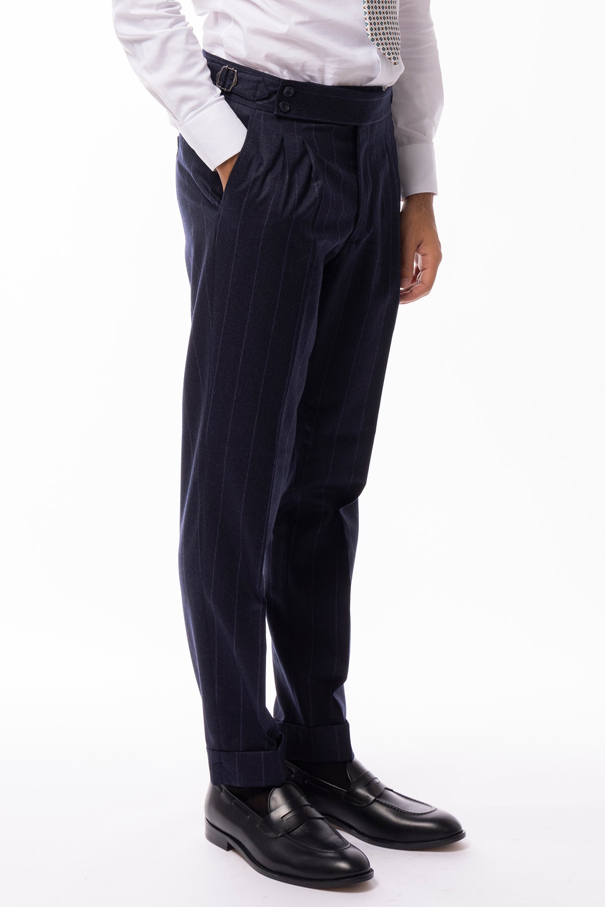 Pantalone uomo blu gessato viola vita alta tasca america in lana flanella con doppia pinces Vitale Barberis Canonico