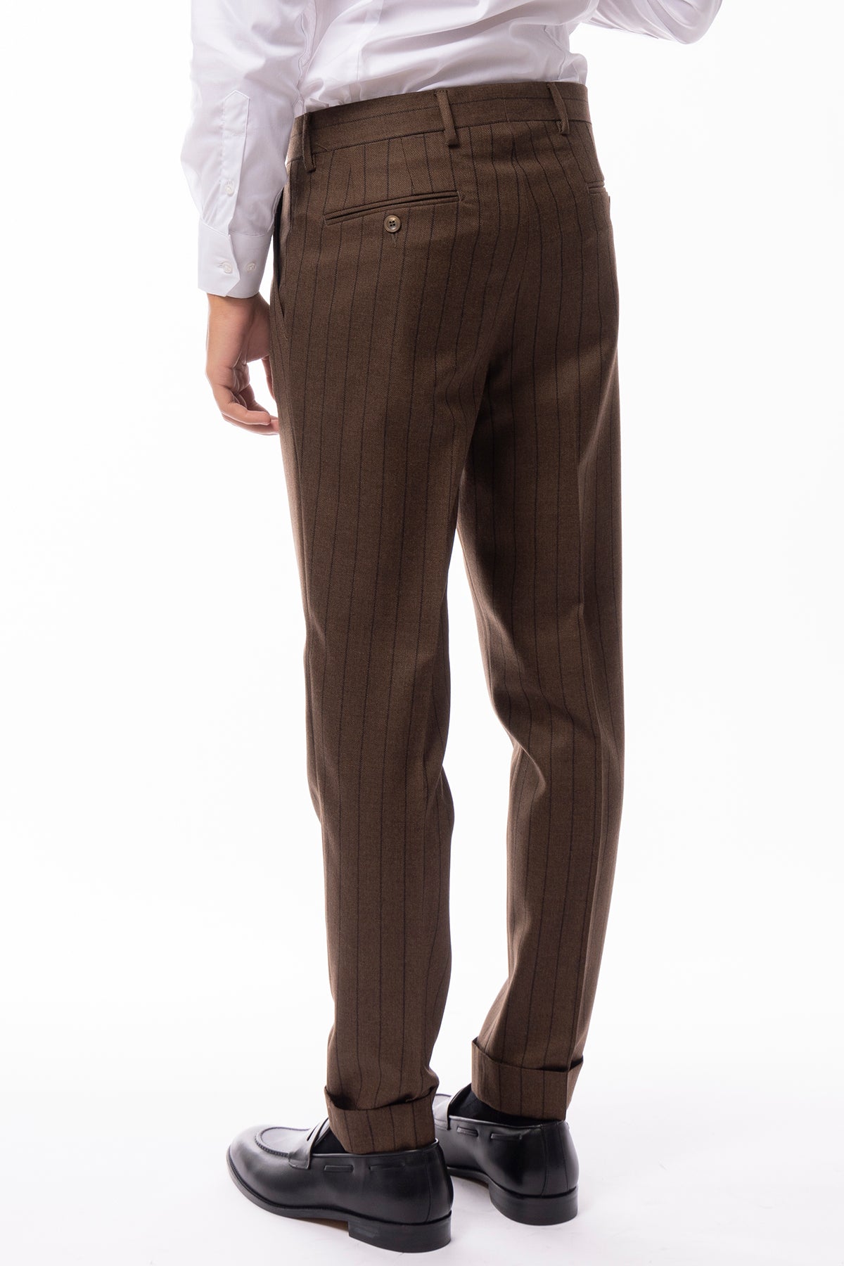 Abito uomo monopetto marrone gessata in lana Flanella Holland & Sherry slim fit rever a lancia largo.