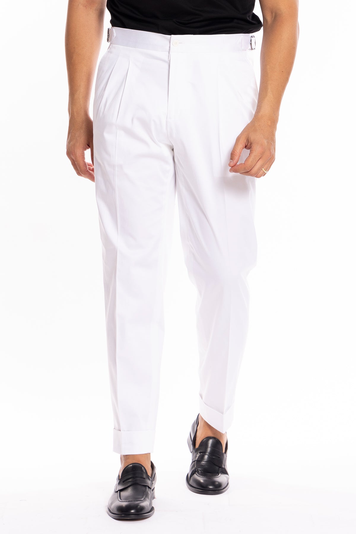 Pantalone uomo bianco in cotone vita alta doppia pinces con fibbie laterali risvolto 5cm