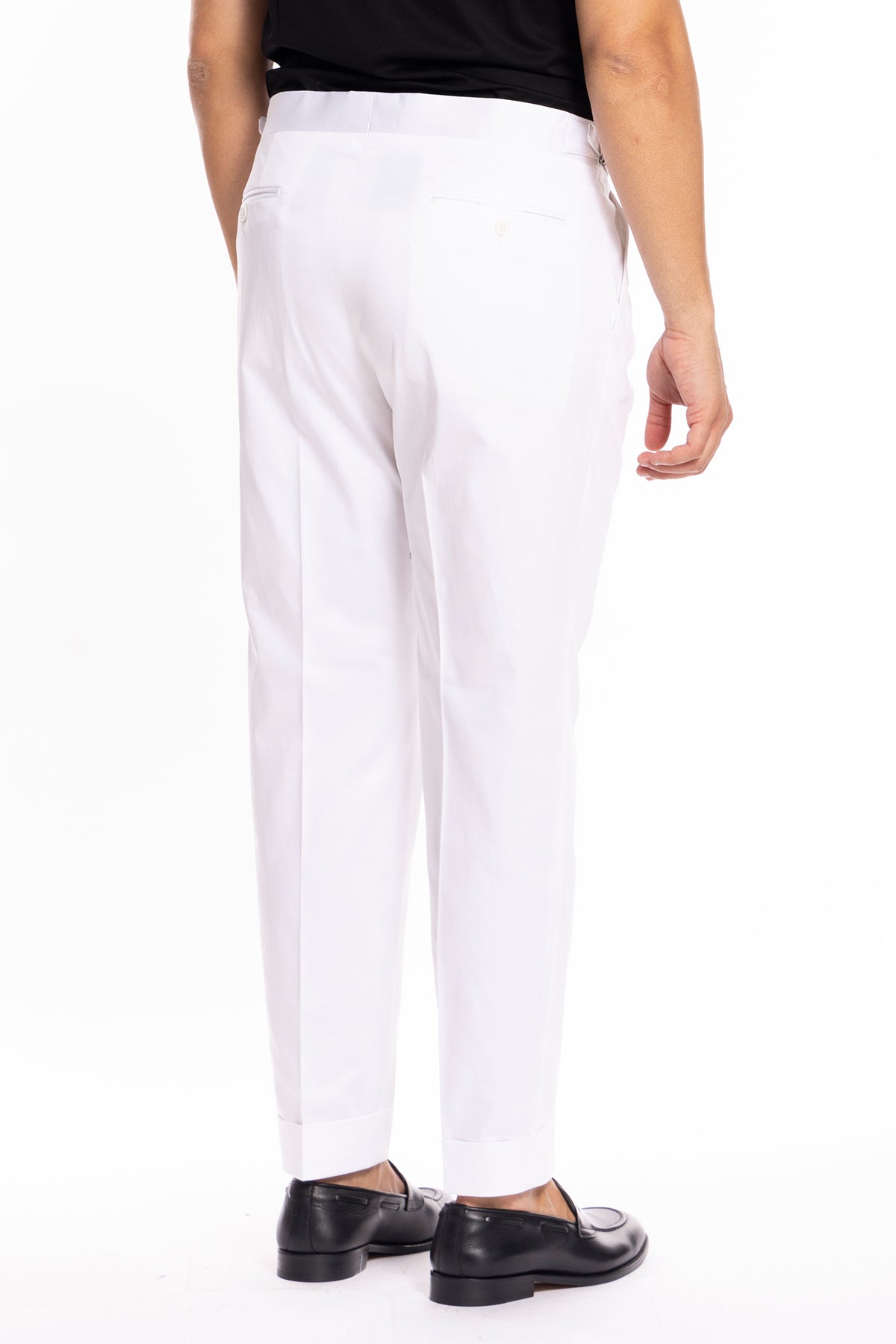 Pantalone uomo bianco in cotone vita alta doppia pinces con fibbie laterali risvolto 5cm