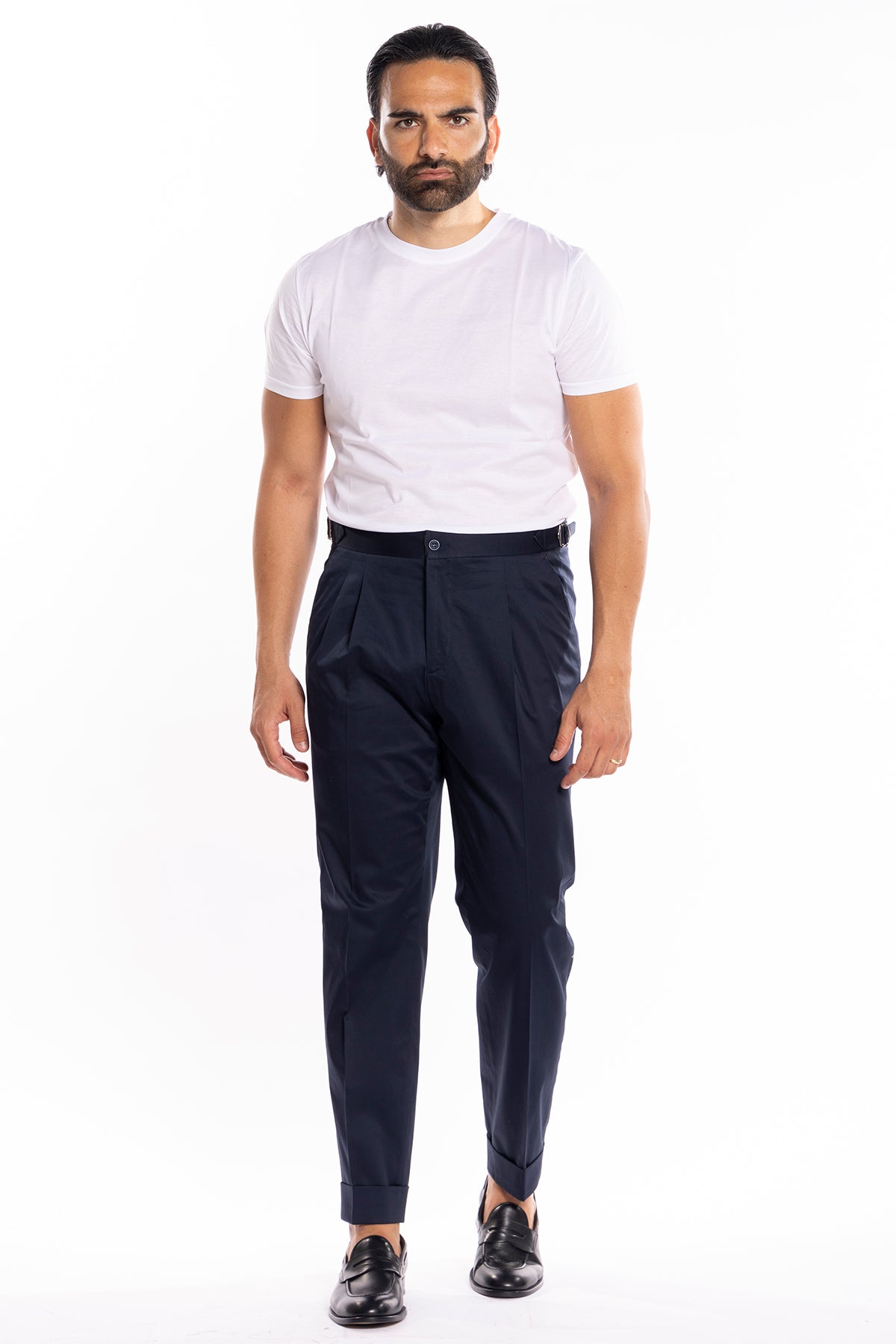 Pantalone uomo blu in cotone vita alta doppia pinces con fibbie laterali risvolto 5cm