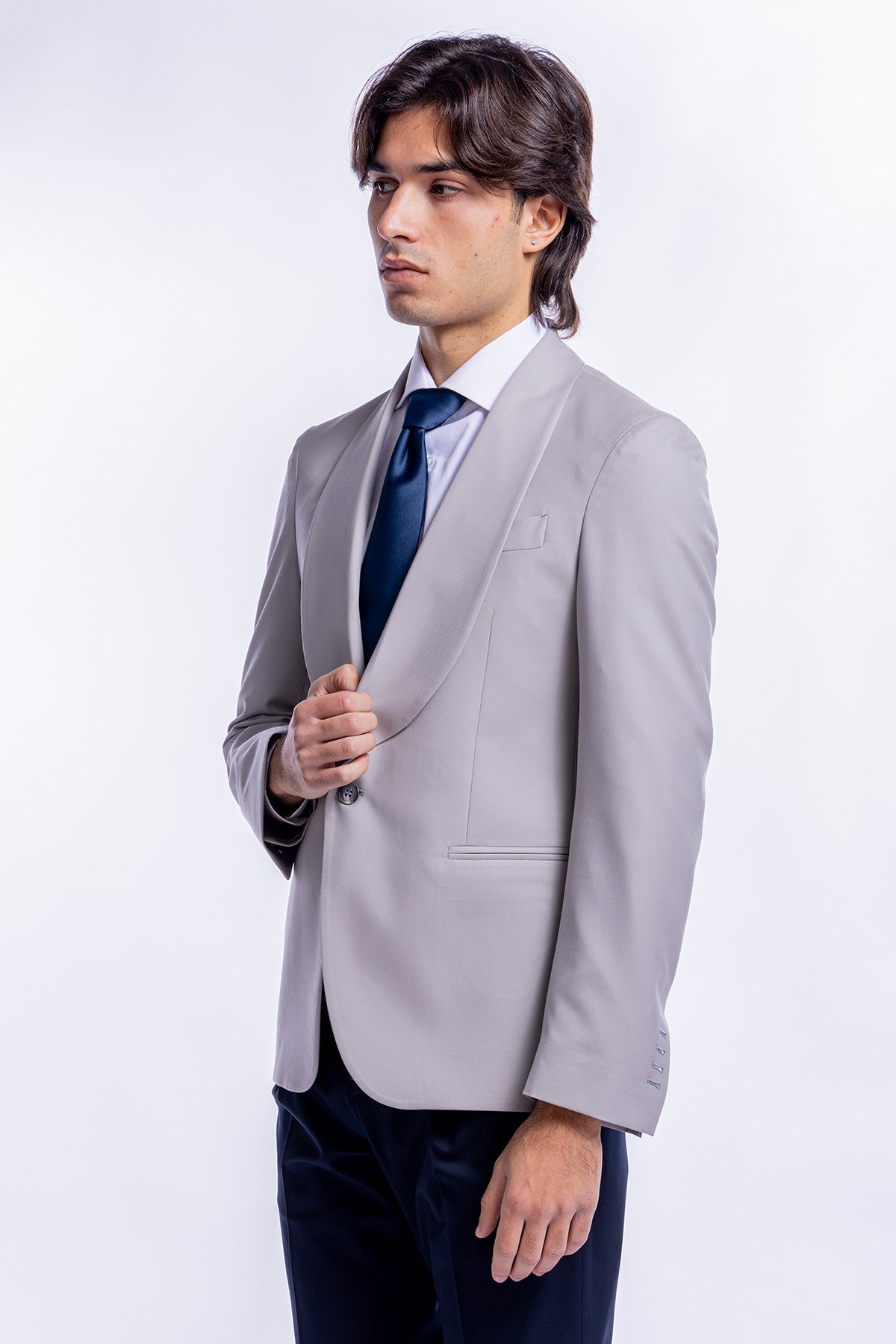 Giacca smoking da uomo grigio chiaro monopetto in fresco lana super 140's Holland & Sherry con rever a scialle largo