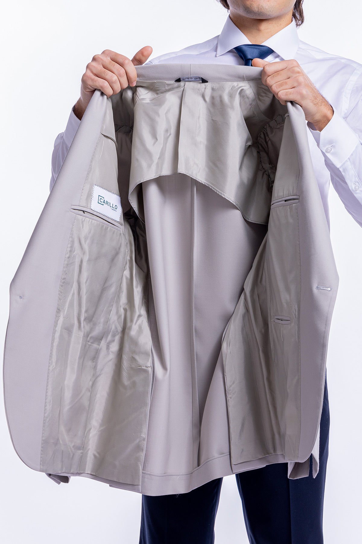 Giacca smoking da uomo grigio chiaro monopetto in fresco lana super 140's Holland & Sherry con rever a scialle largo