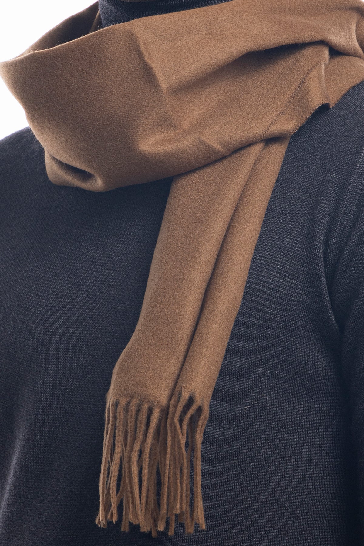 Sciarpa uomo color cammello invernale effetto lana cashmere con frange