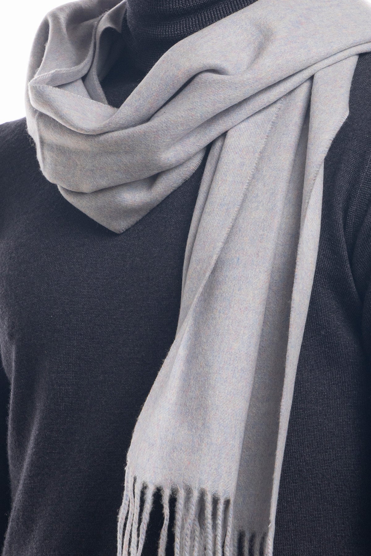Sciarpa uomo grigio chiaro invernale effetto lana cashmere con frange